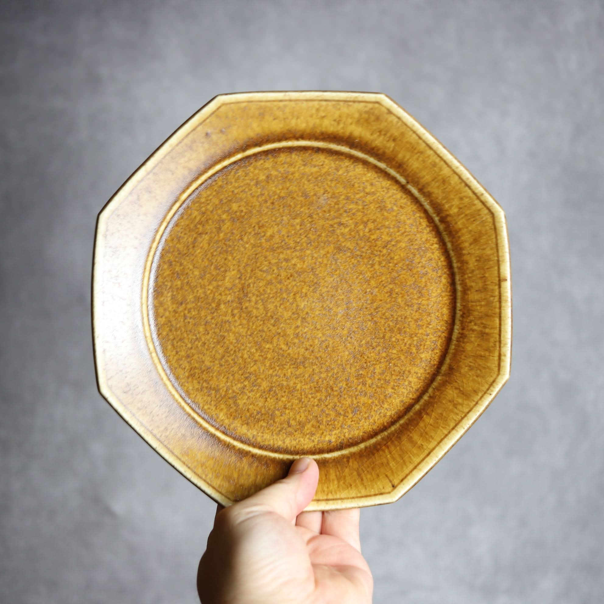 7寸プレート1 ブラウン 八角 やちむん 陶器 cerca やちむん 陶器.