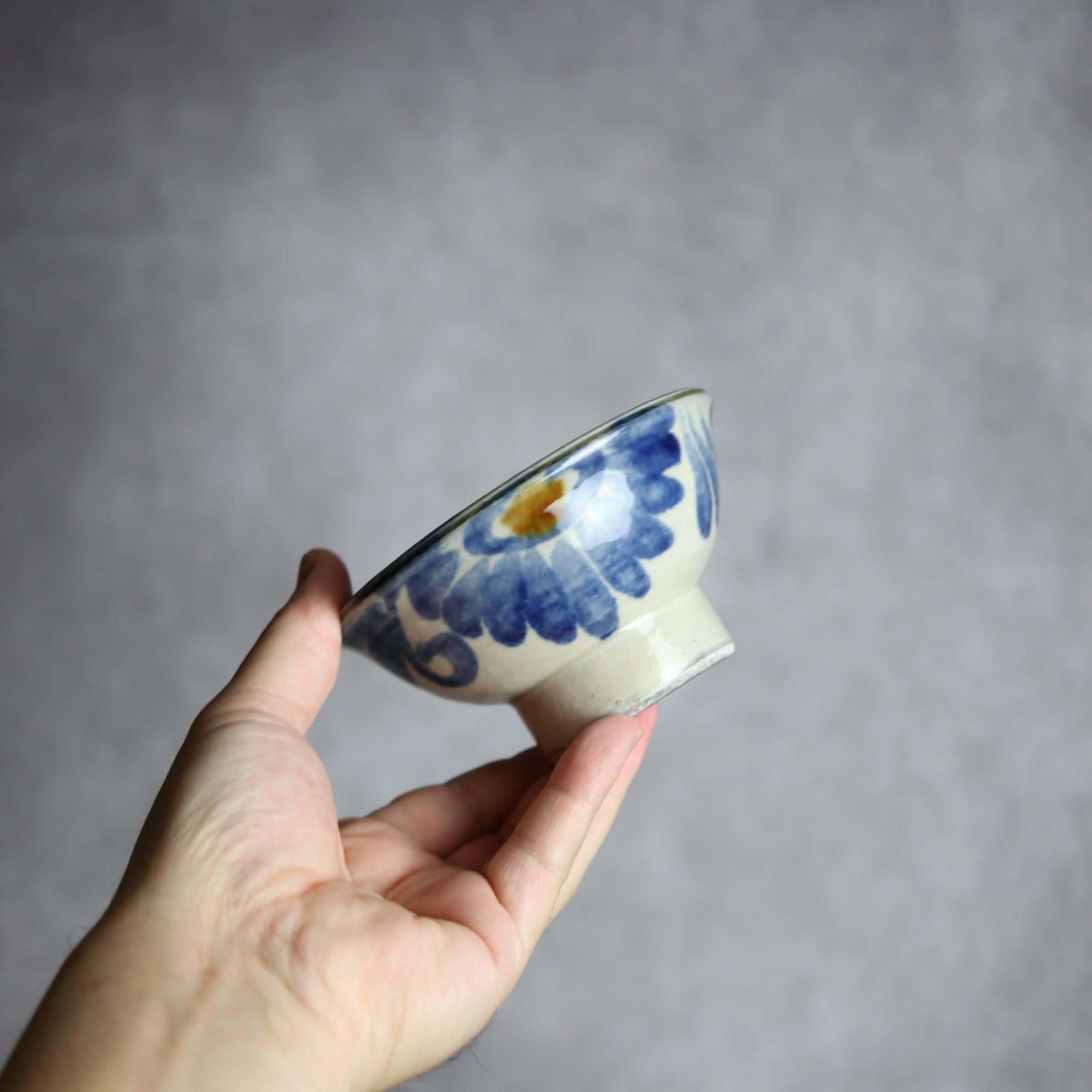 3.5寸マカイ3 飴 呉須釉 菊唐草 やちむん 陶器 茂生窯 陶器.