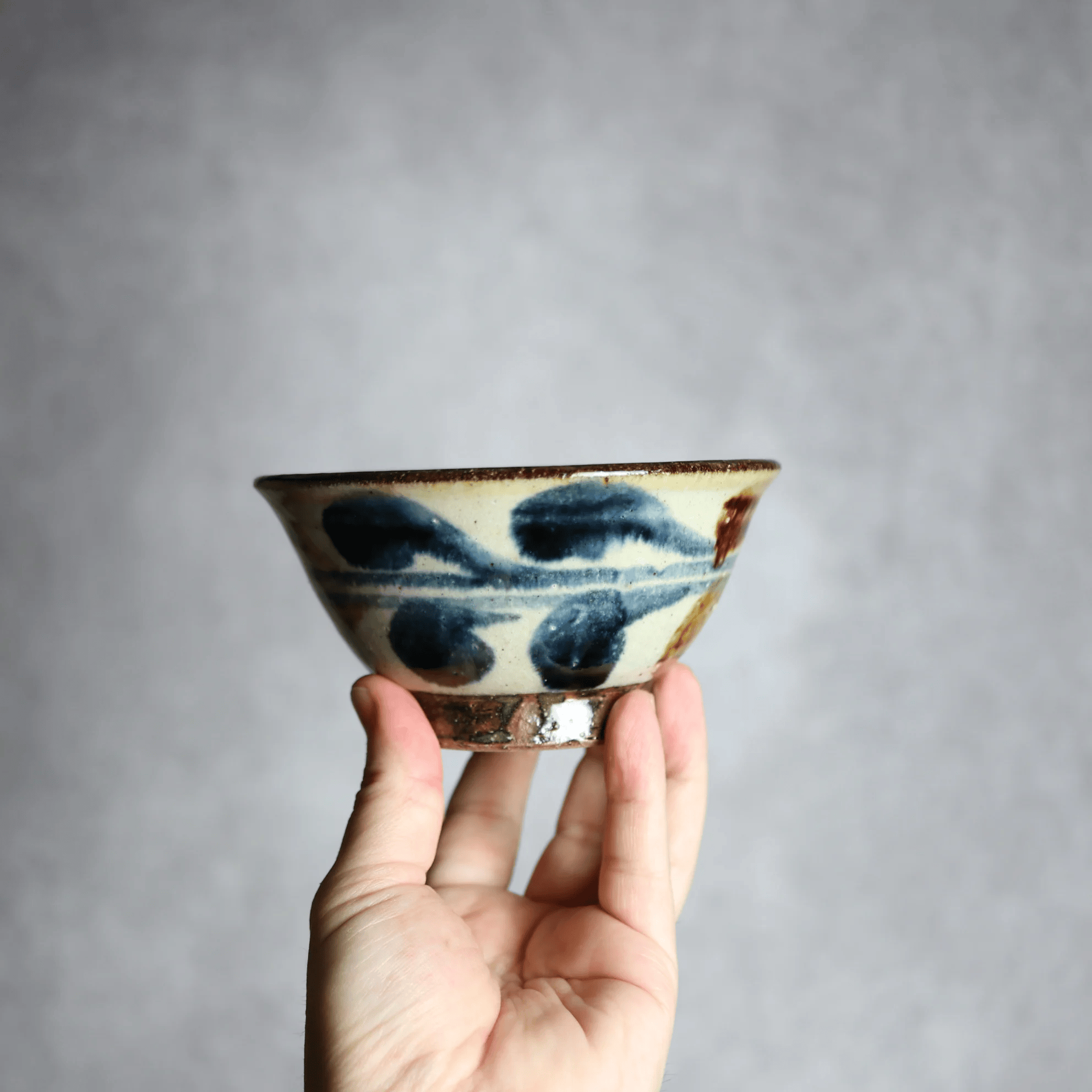 4寸マカイ 紺 茶 デイゴ柄 やちむん 陶器 陶芸こまがた