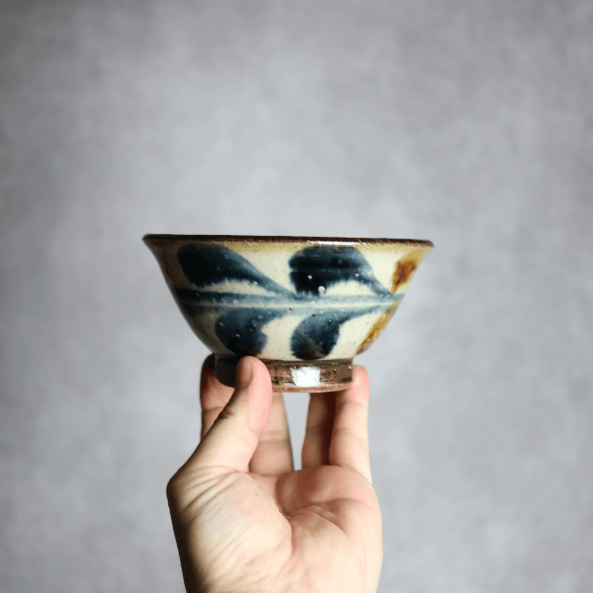 4寸マカイ 紺 茶 デイゴ柄 やちむん 陶器 陶芸こまがた