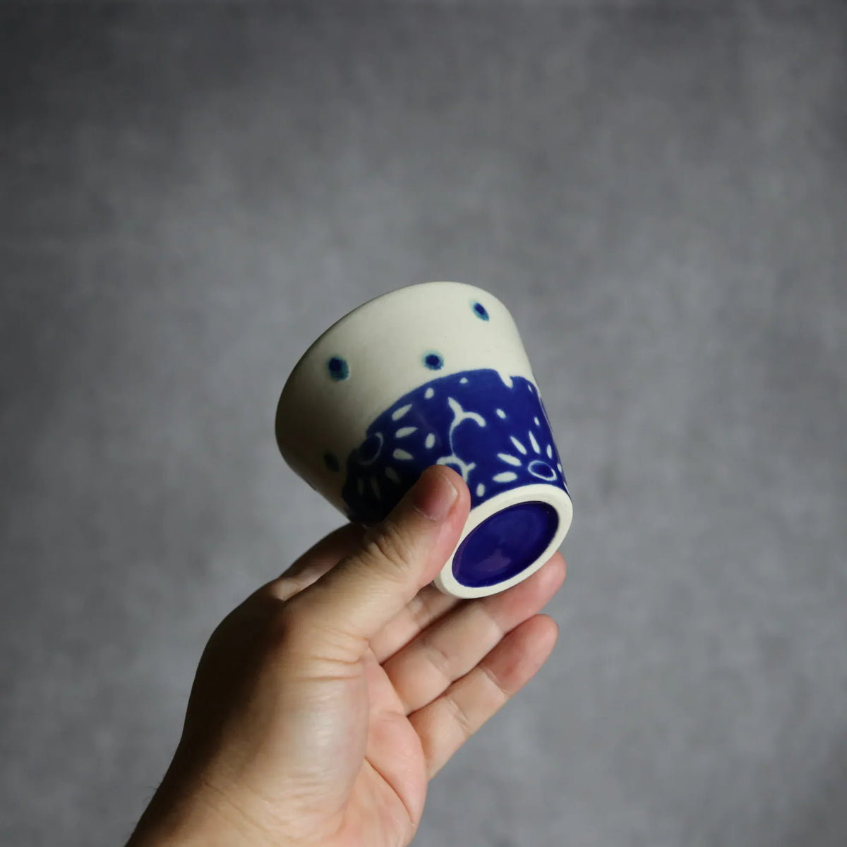 湯呑 呉須釉 唐草 やちむん 陶器 高江洲陶磁器