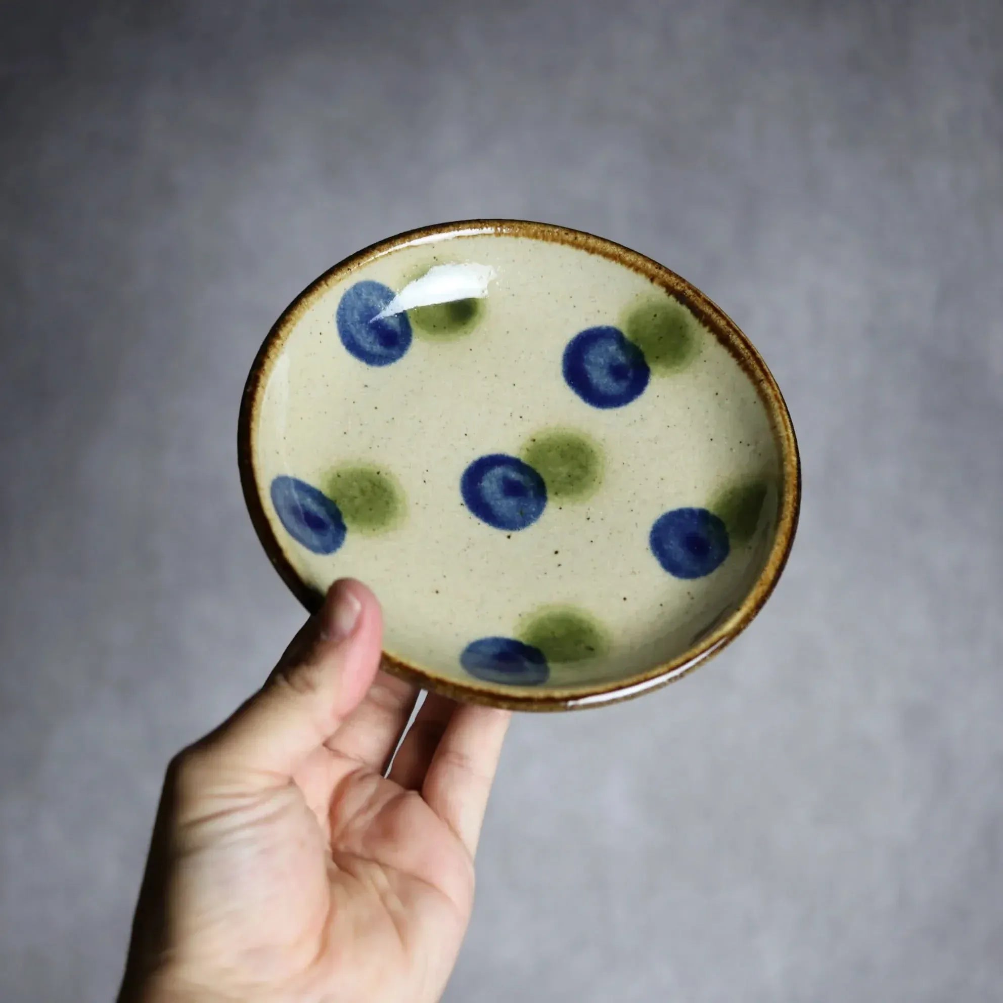 5寸皿 青 緑 ドット やちむん 陶器 陶芸こまがた やちむん 陶器.