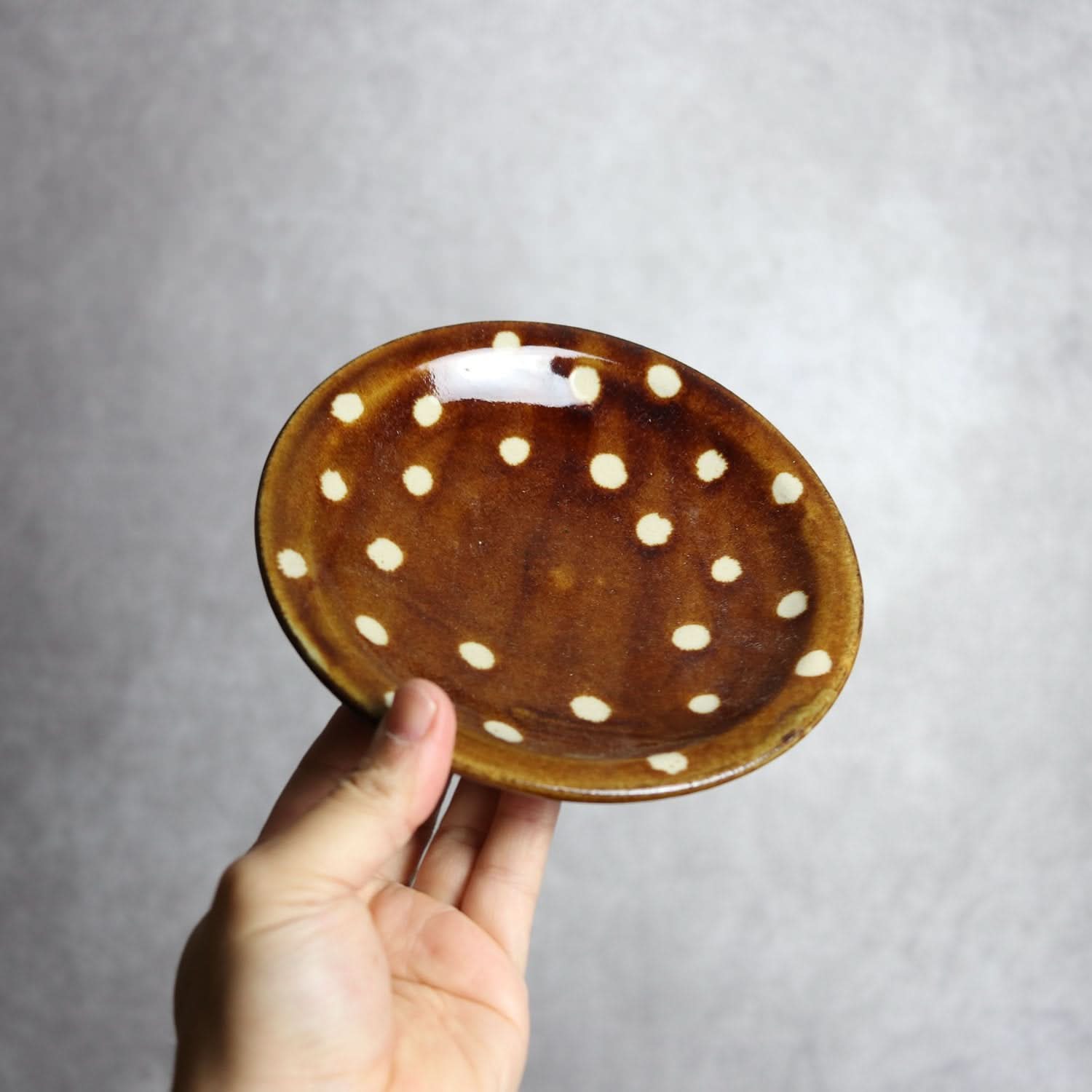 5寸皿 飴釉 蝋抜 点打 やちむん 陶器 真南風工房 やちむん 陶器.
