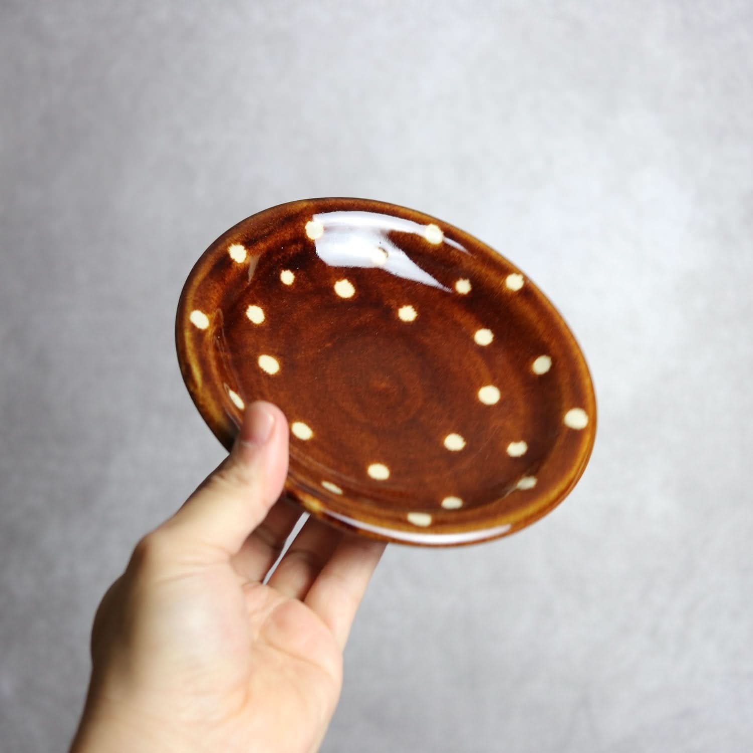 5寸皿 飴釉 蝋抜 点打 やちむん 陶器 真南風工房 やちむん 陶器.
