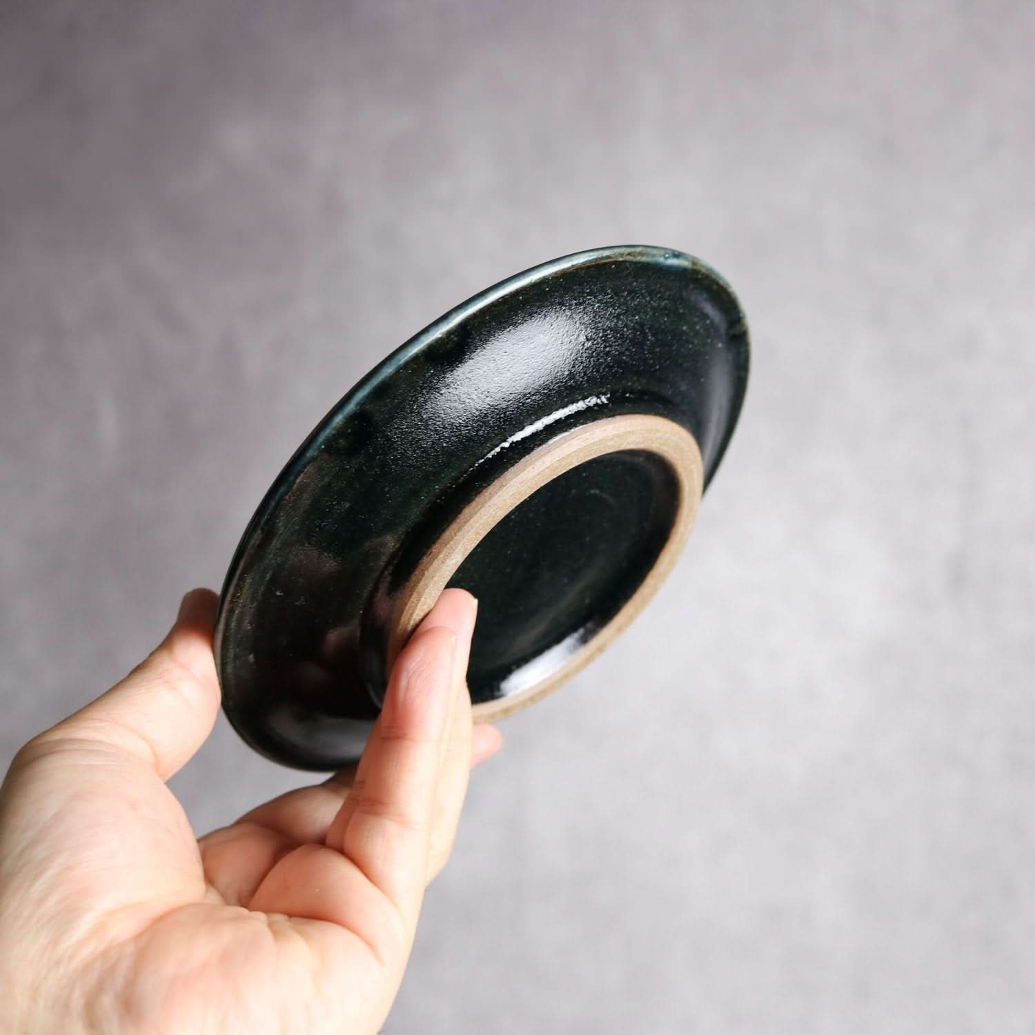 5寸皿 呉須釉 蝋抜 菊紋唐草 やちむん 陶器 真南風工房 やちむん 陶器.