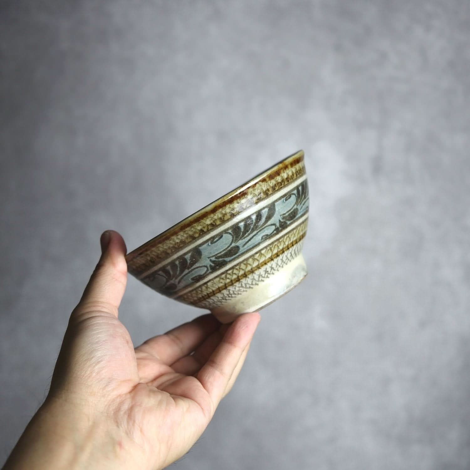 4寸マカイ 線彫唐草 やちむん 陶器 真南風工房 やちむん 陶器.