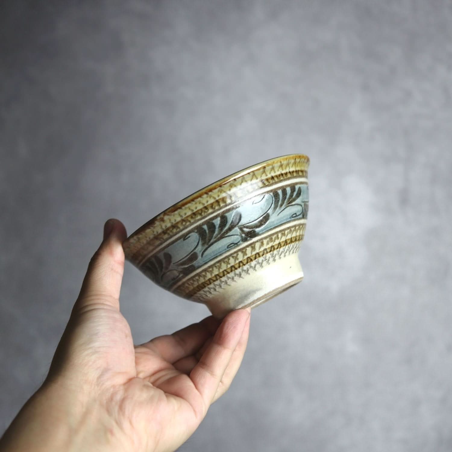 4寸マカイ 線彫唐草 やちむん 陶器 真南風工房 やちむん 陶器.