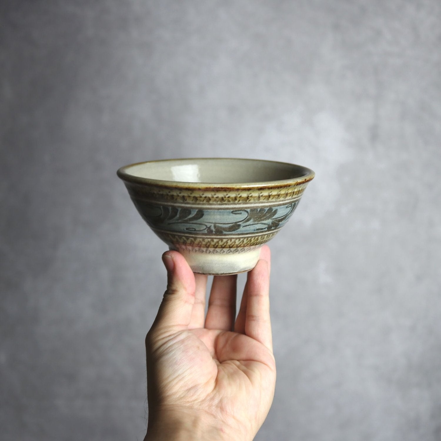 飛鉋・線彫唐草 4寸マカイ