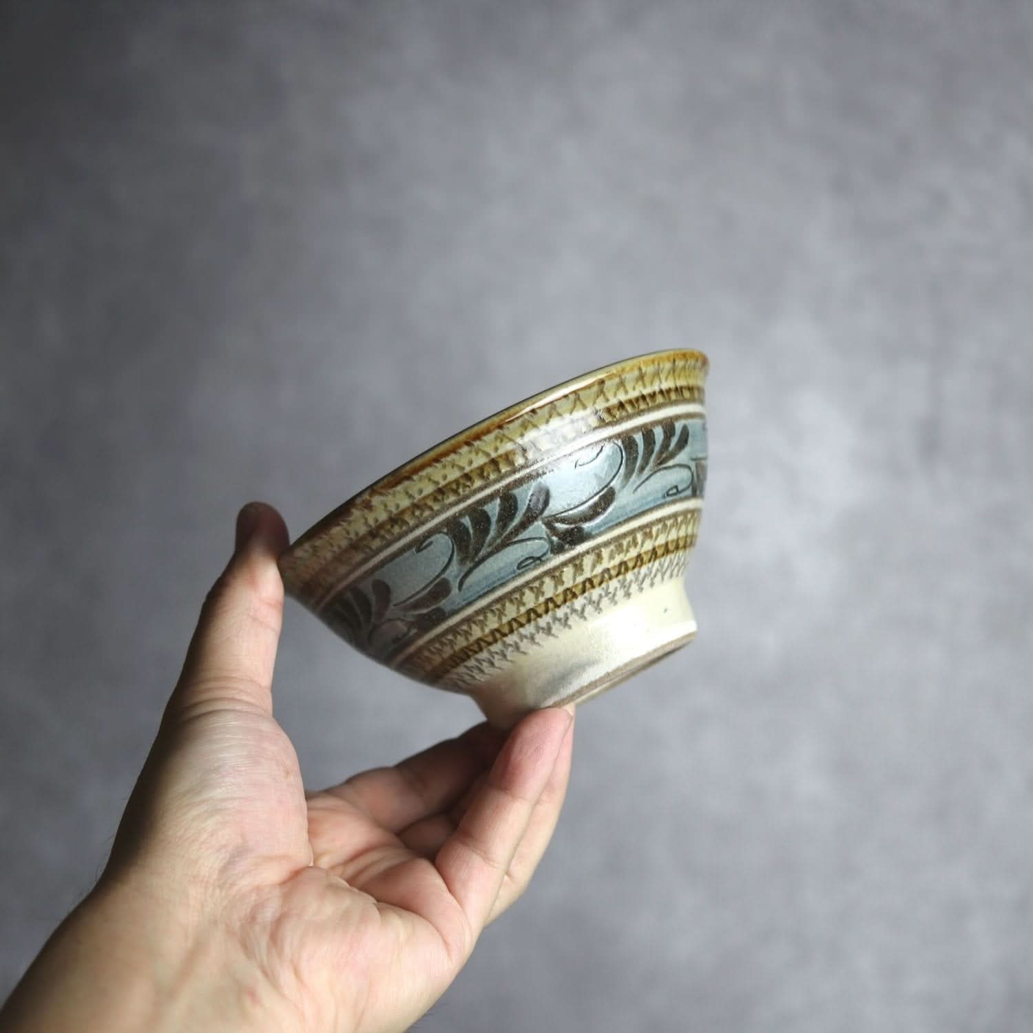 4寸マカイ 線彫唐草 やちむん 陶器 真南風工房 やちむん 陶器.