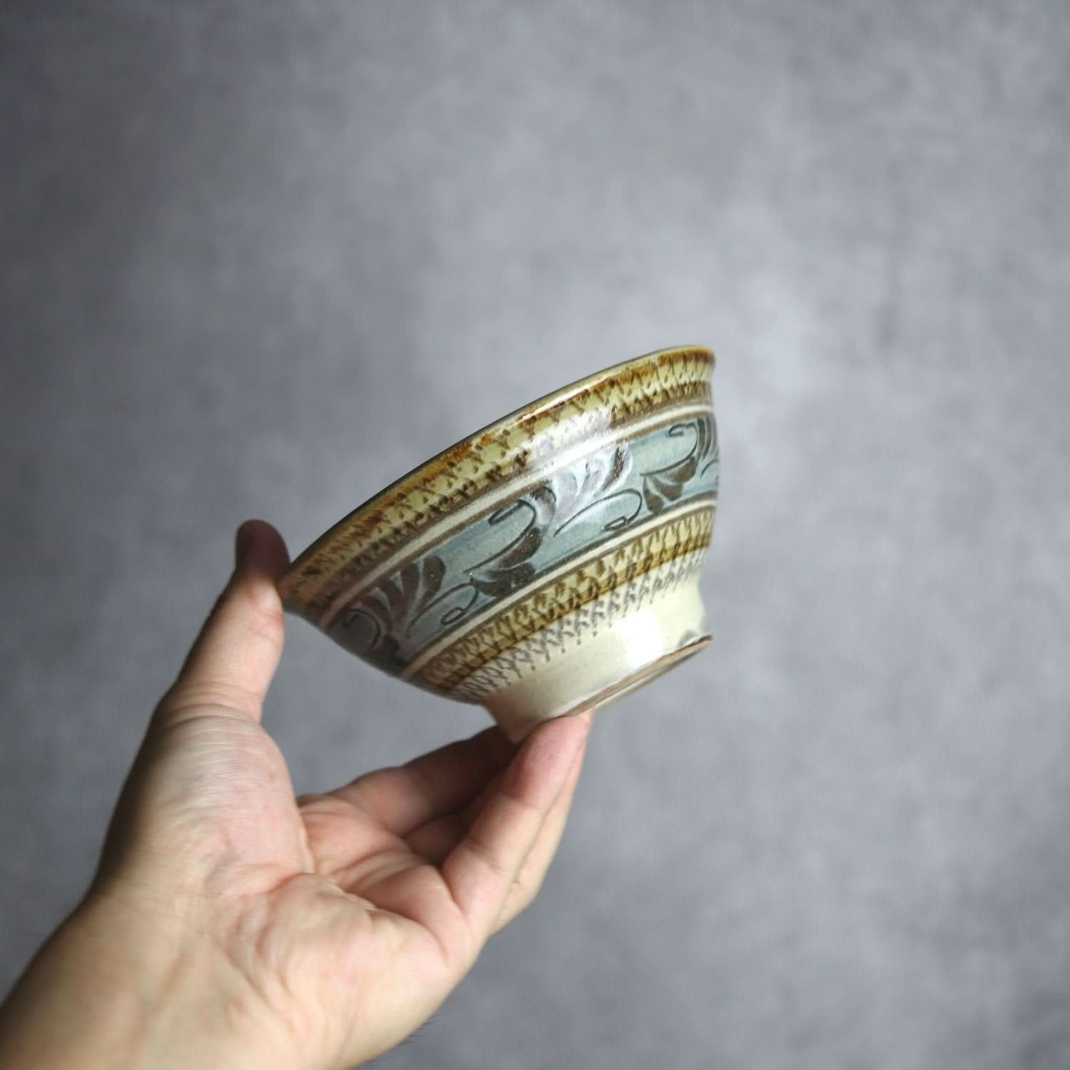 4寸マカイ 線彫唐草 やちむん 陶器 真南風工房 やちむん 陶器.