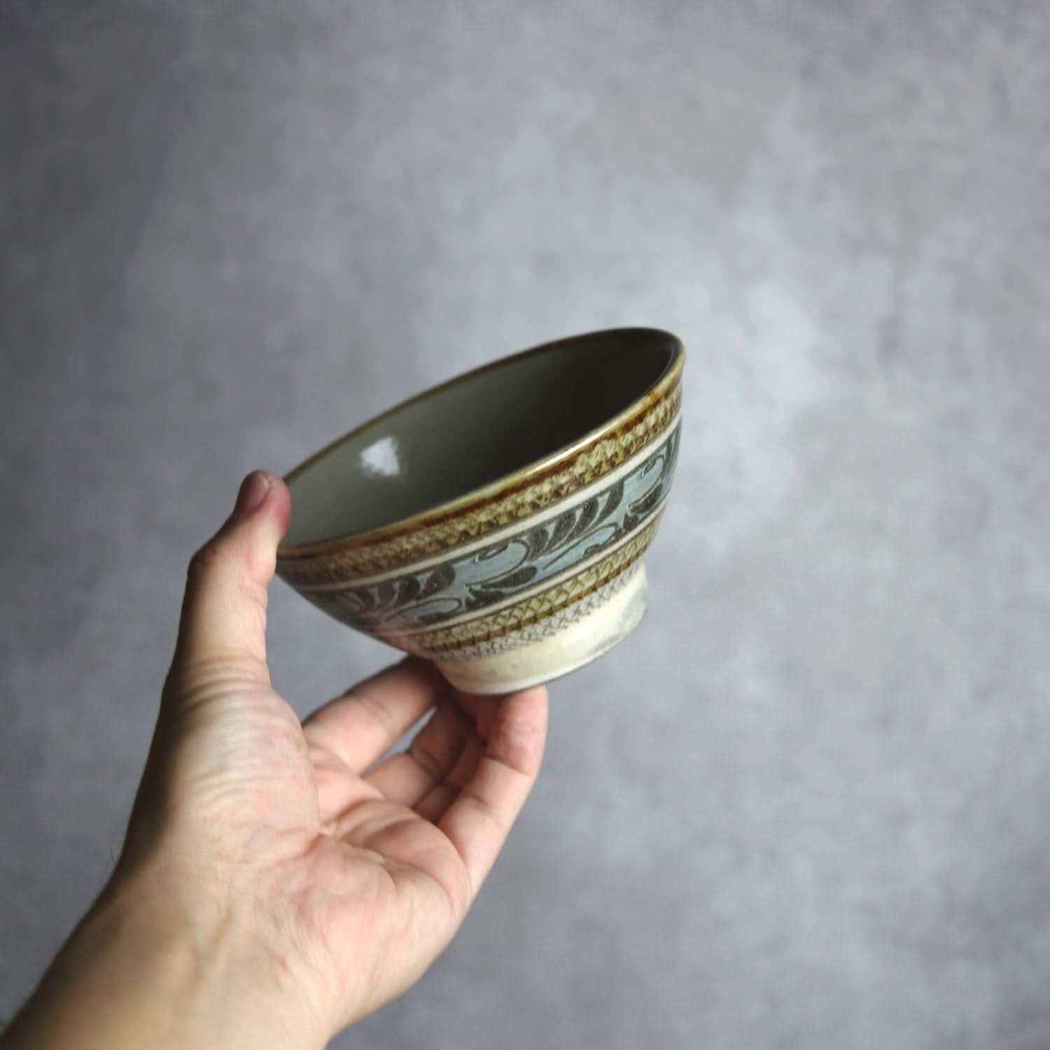 4寸マカイ 線彫唐草 やちむん 陶器 真南風工房 やちむん 陶器.