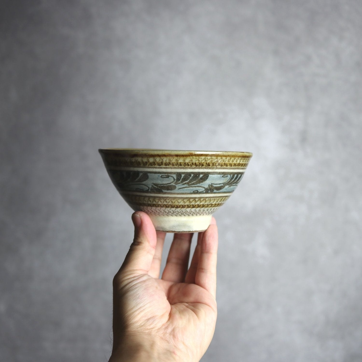 飛鉋・線彫唐草 4寸マカイ