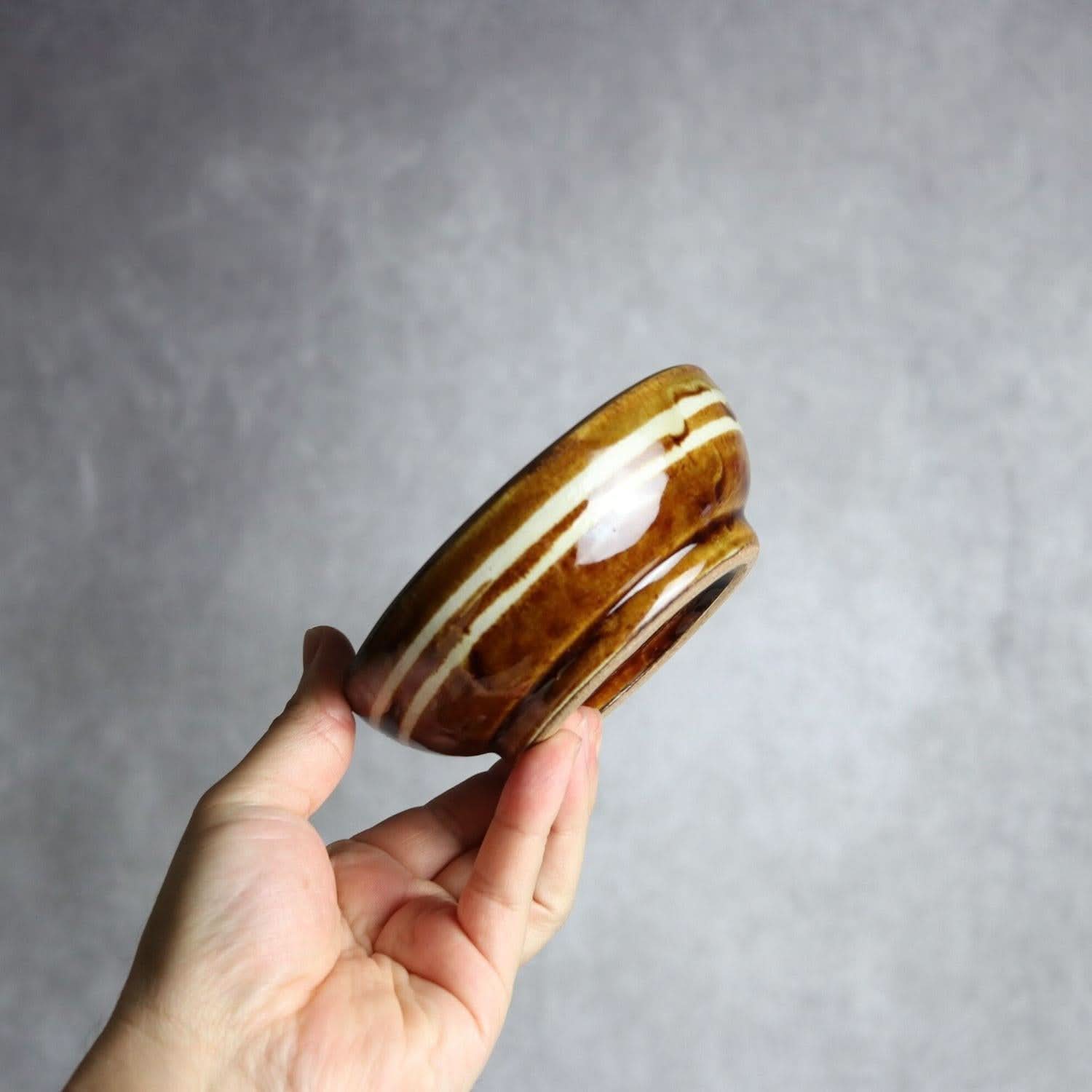 4寸鉢 飴釉 蝋抜 菊紋唐草 やちむん 陶器 真南風工房 やちむん 陶器.