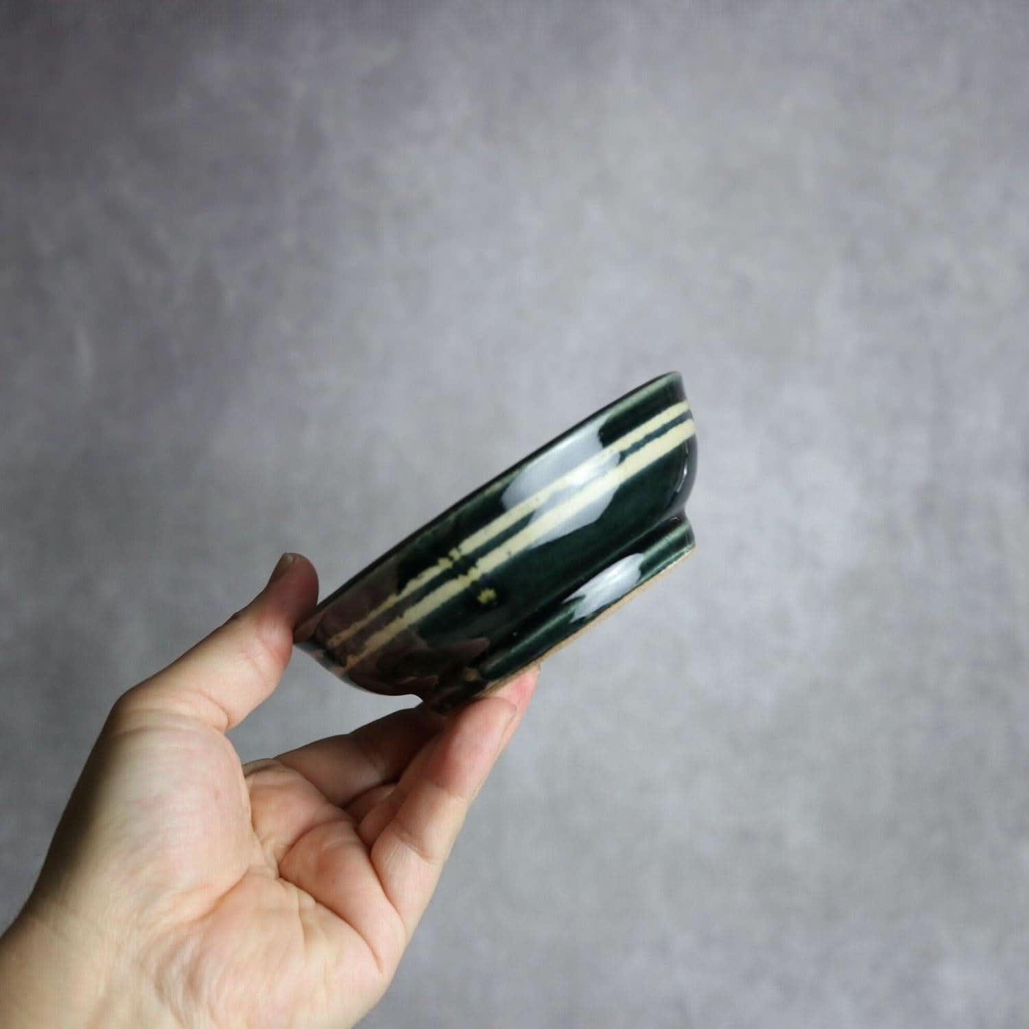 4寸鉢 呉須釉 蝋抜 菊紋唐草 やちむん 陶器 真南風工房 やちむん 陶器.