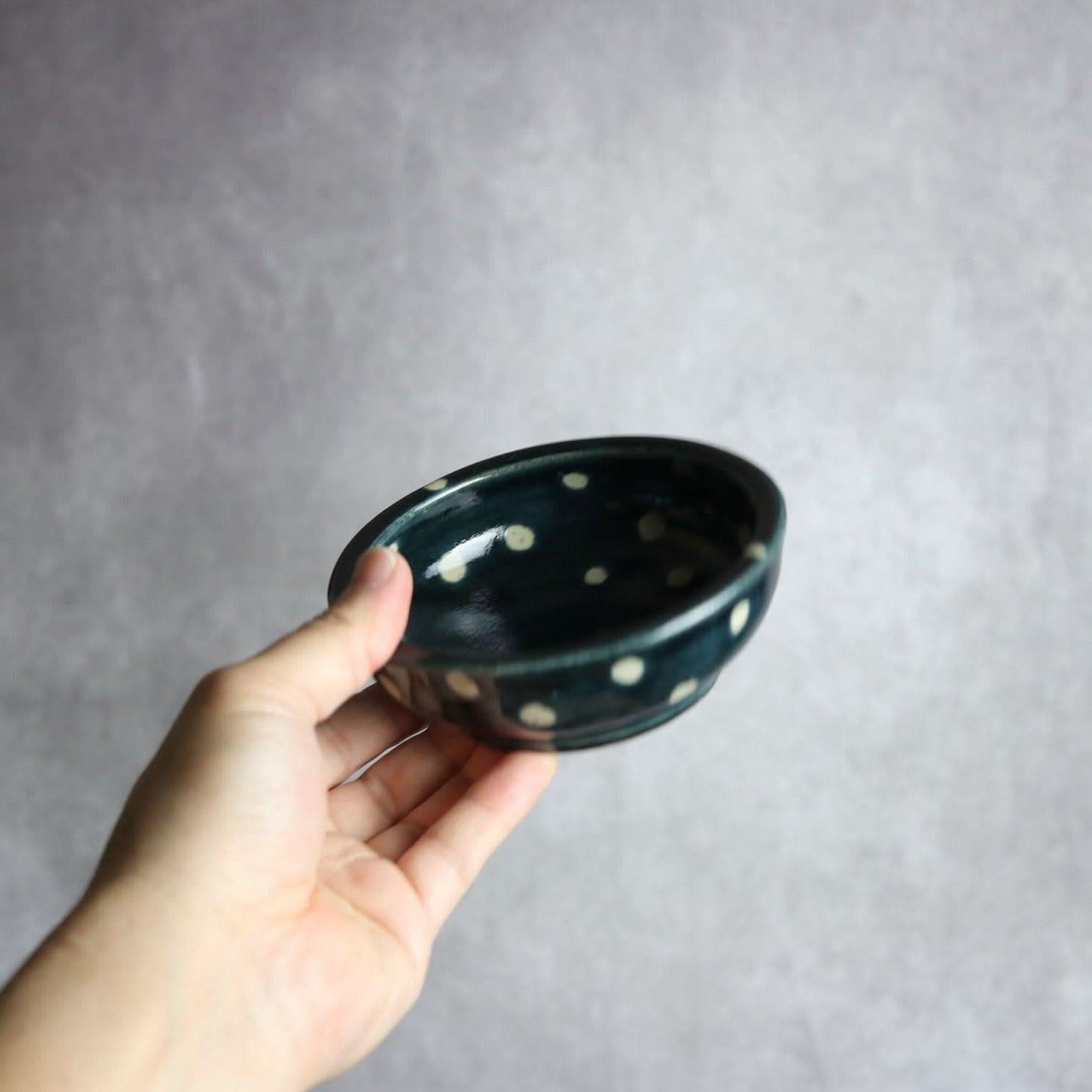 4寸鉢 呉須釉 蝋抜 点打 やちむん 陶器 真南風工房 やちむん 陶器.