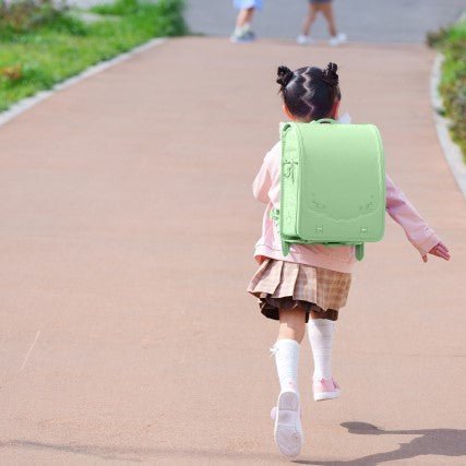 ミントグリーン色のランドセル