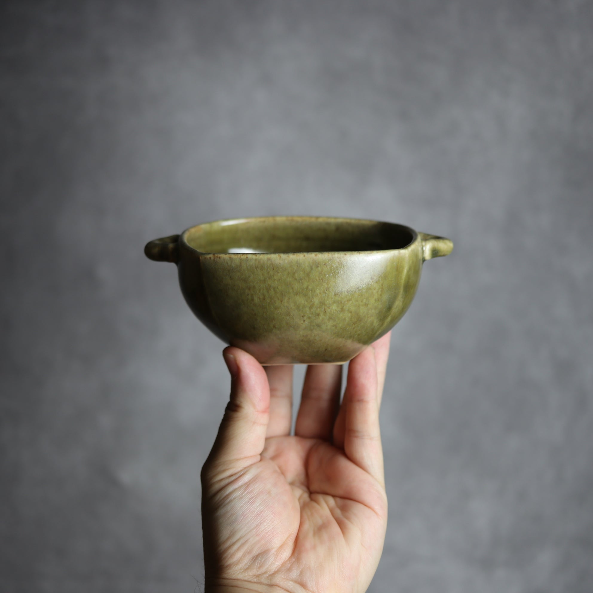 スープボウル 四角 小 オリーブグリーン1 やちむん 陶器 cerca