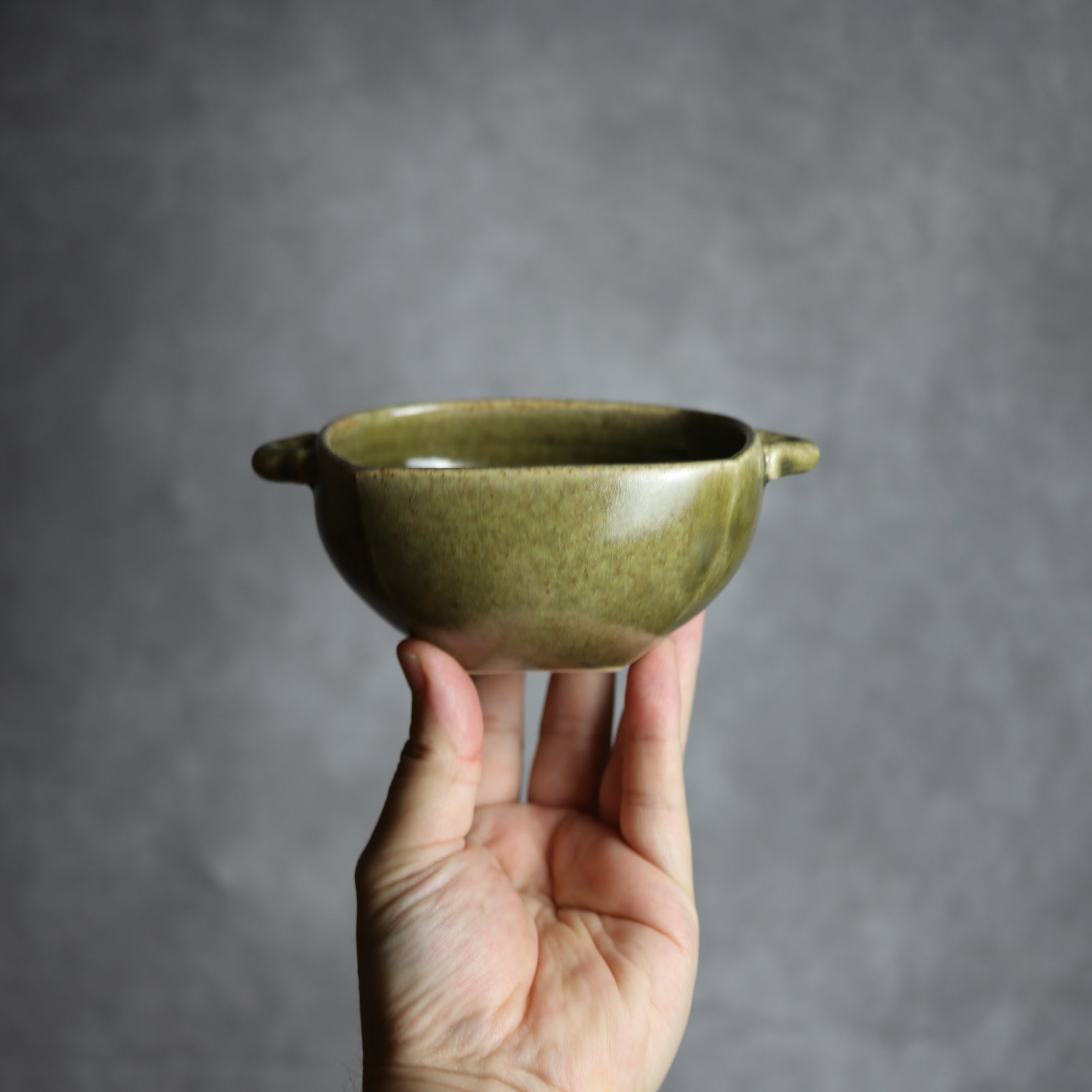スープボウル 四角 小 オリーブグリーン1 やちむん 陶器 cerca
