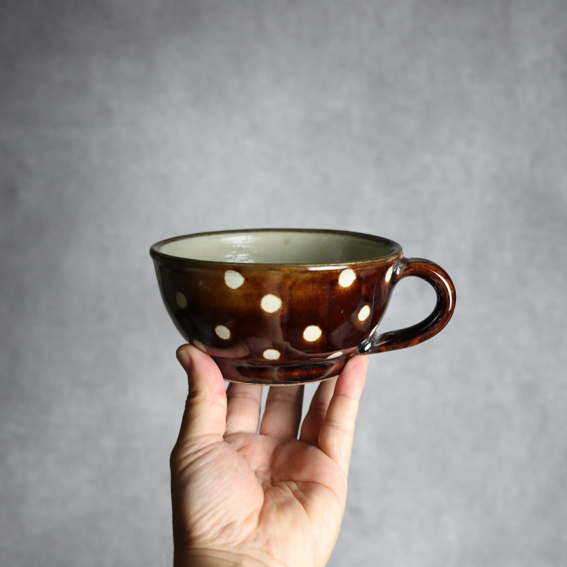 茶碗（マカイ）中