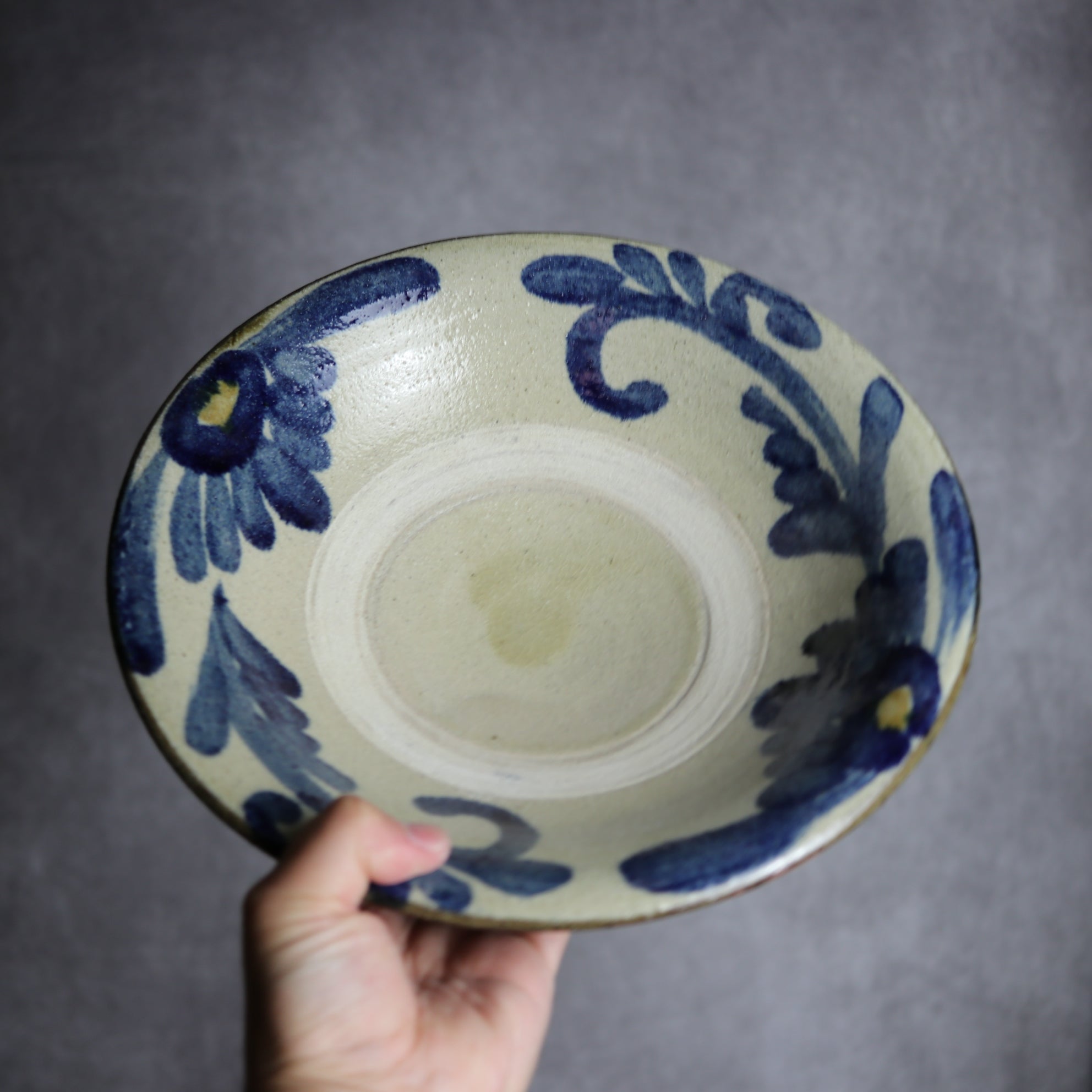 北窯 宮城正享工房 - 9寸皿1 呉須釉 菊唐草 やちむん 陶器 北窯 宮城正享工房 - mundasui