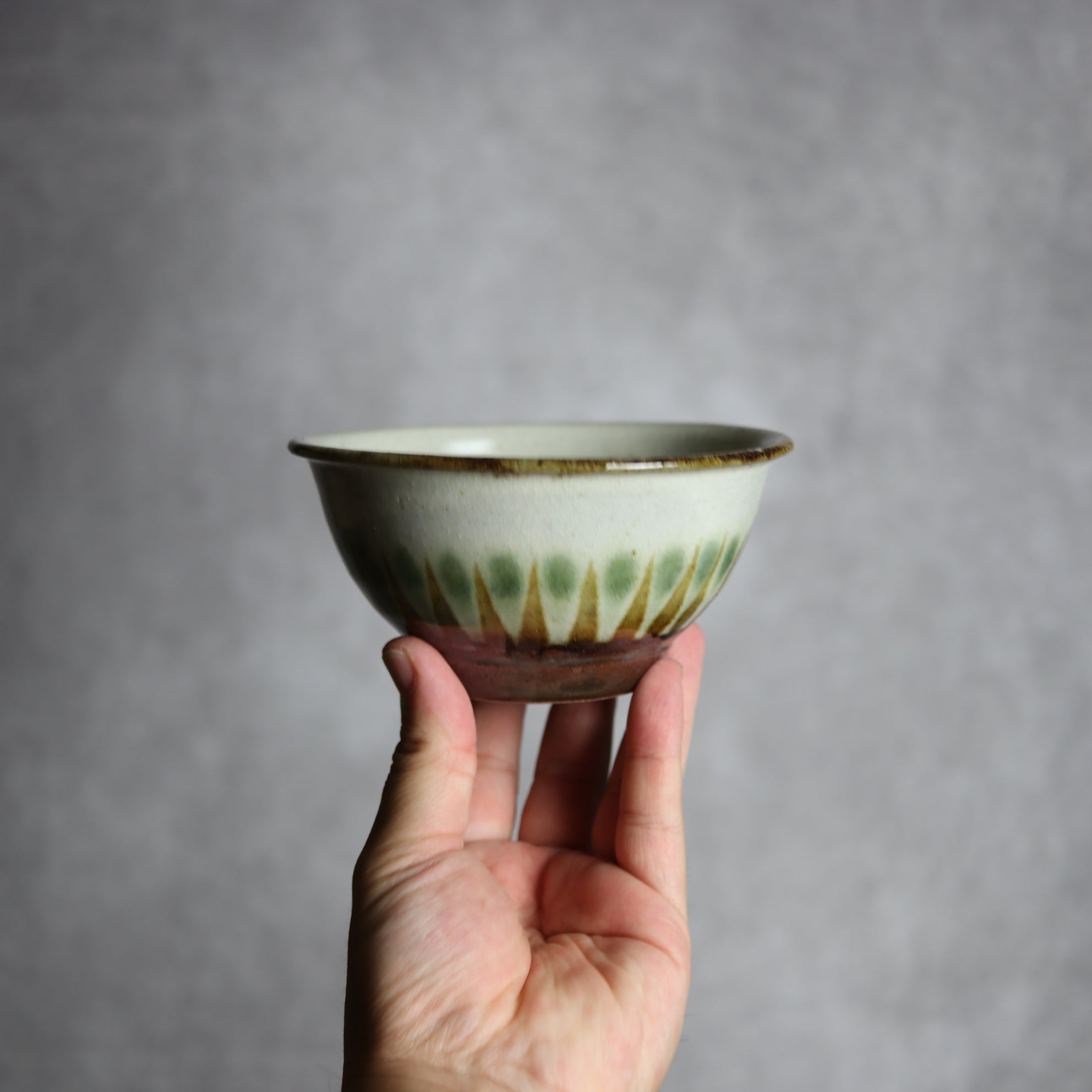 4寸マカイ2 三彩 線描 やちむん 陶器 やちむん工房 mug