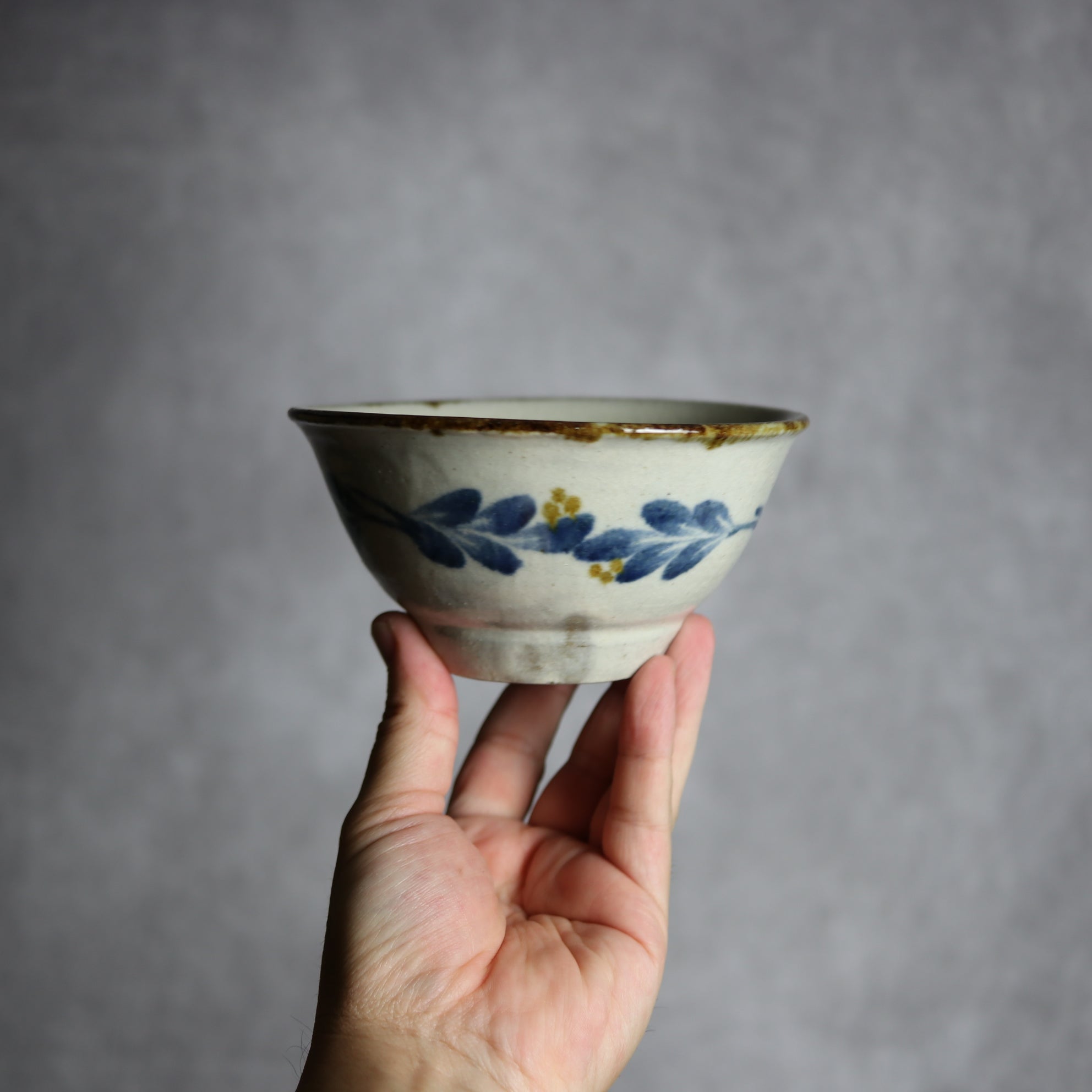4寸マカイ1 飴 呉須釉 花 やちむん 陶器 やちむん工房 mug