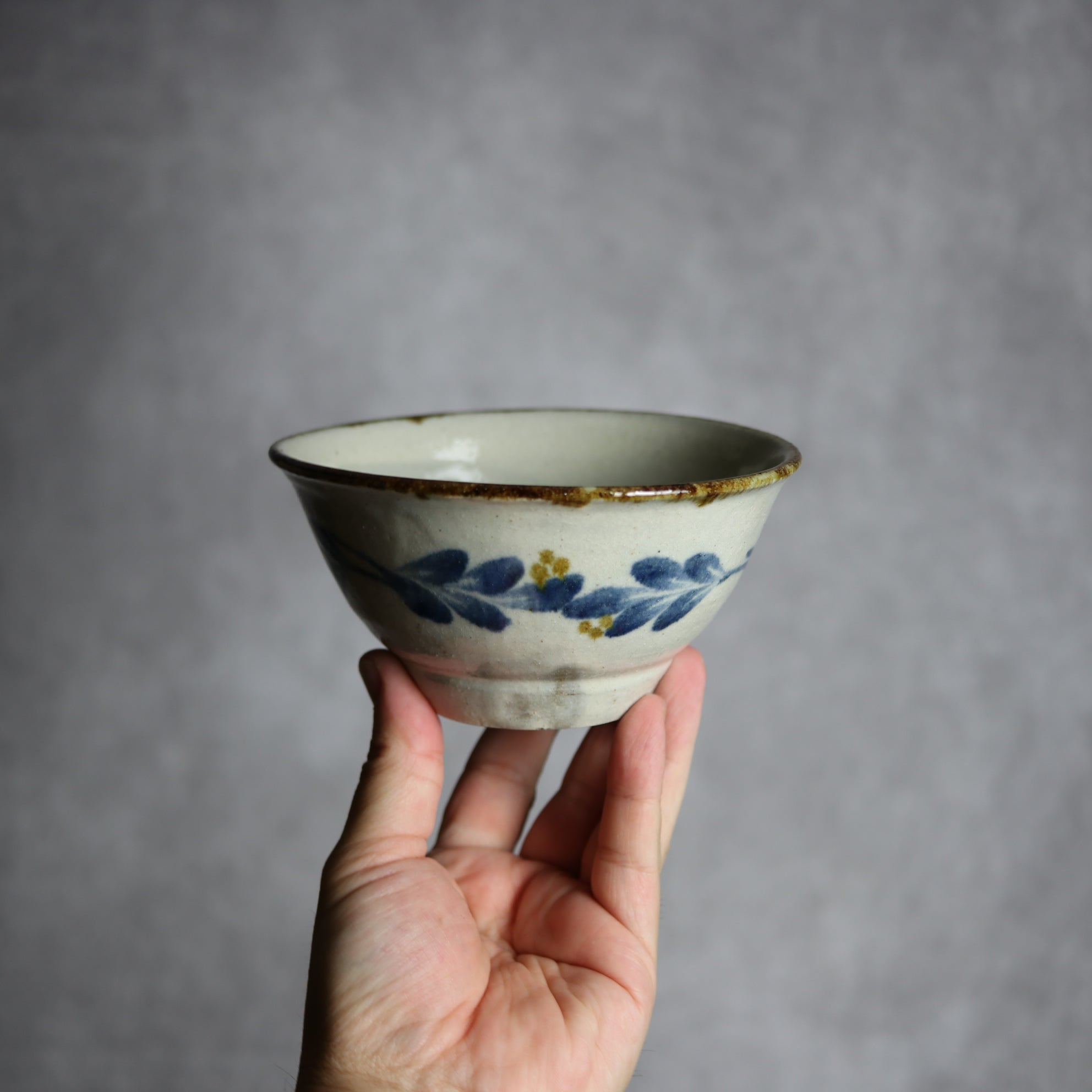 4寸マカイ1 飴 呉須釉 花 やちむん 陶器 やちむん工房 mug