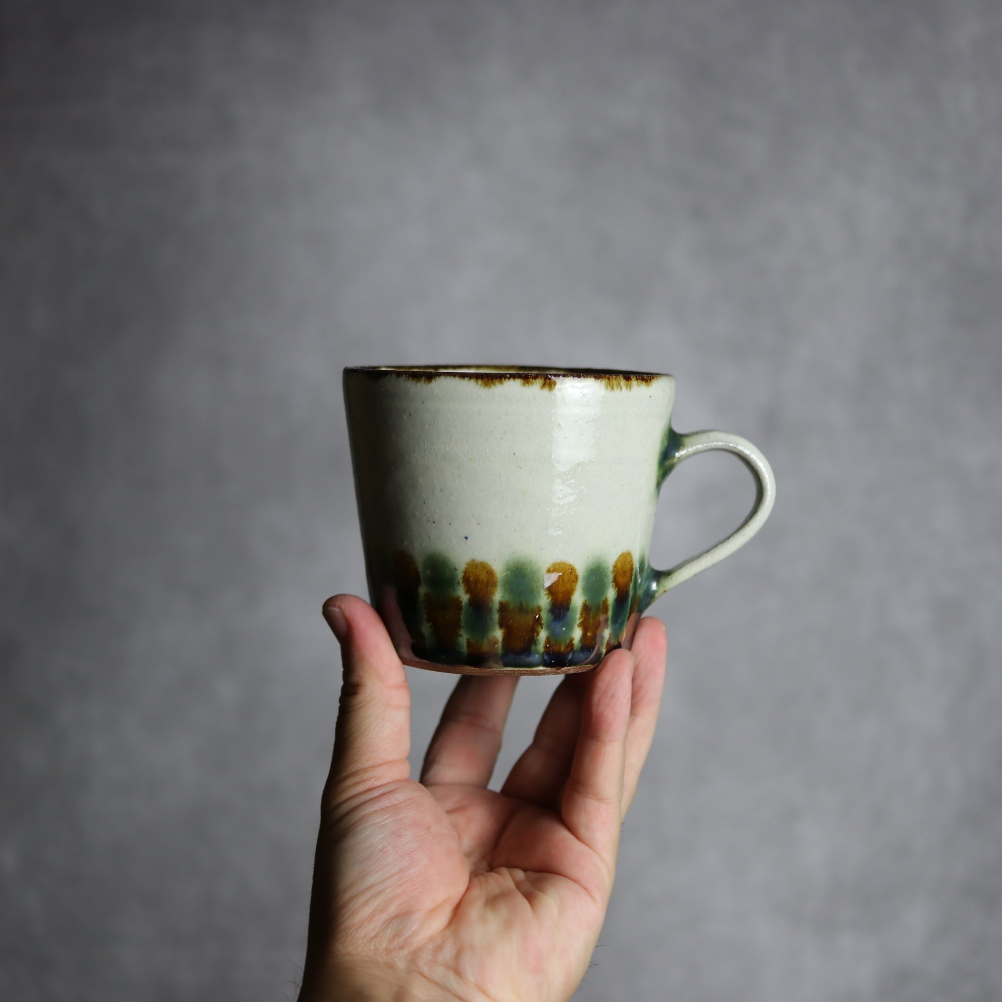 マグカップ1 三彩 点打 やちむん 陶器 やちむん工房 mug