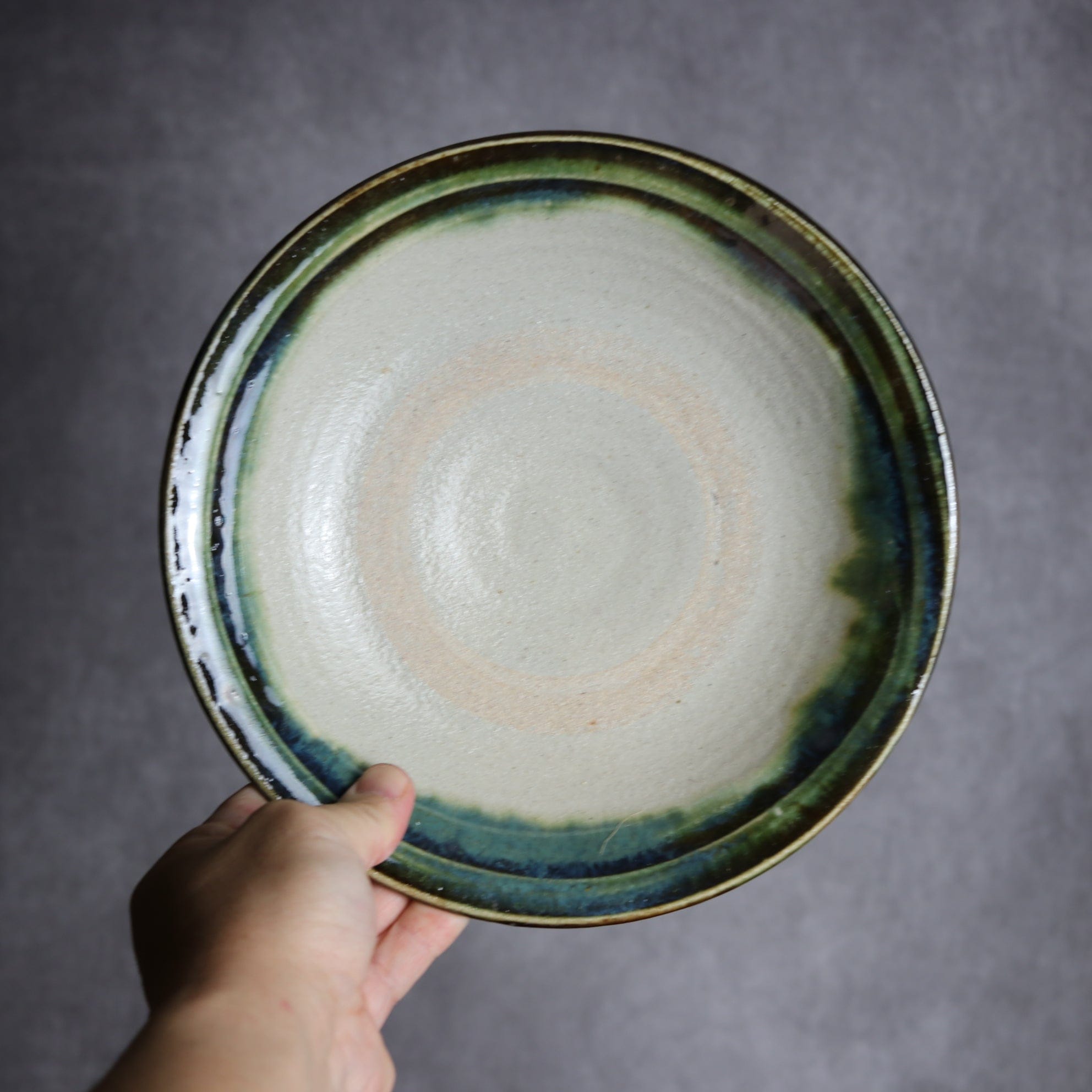 7寸皿1 緑釉 指描 やちむん 陶器 榮一工房