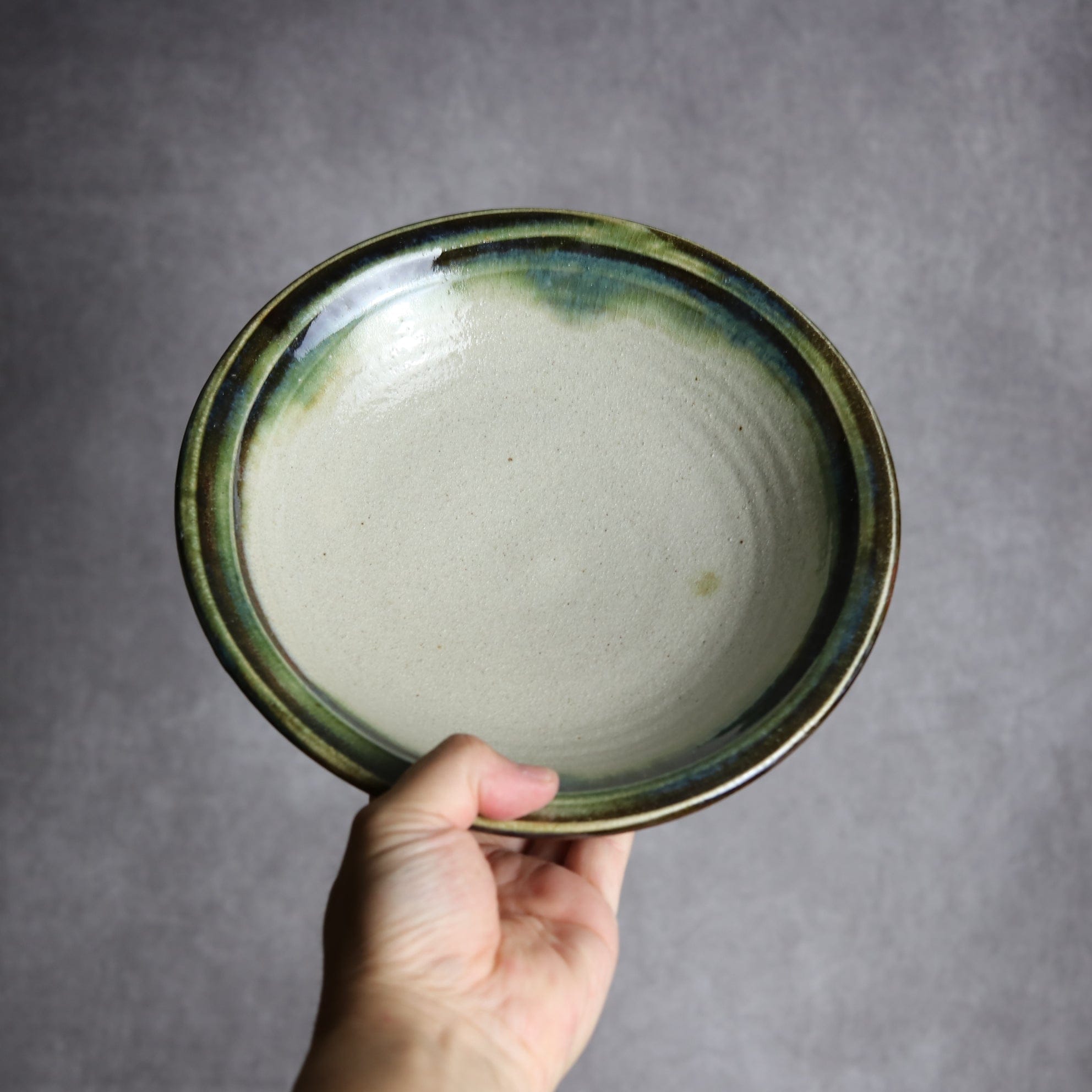 7寸皿2 緑釉 指描 やちむん 陶器 榮一工房