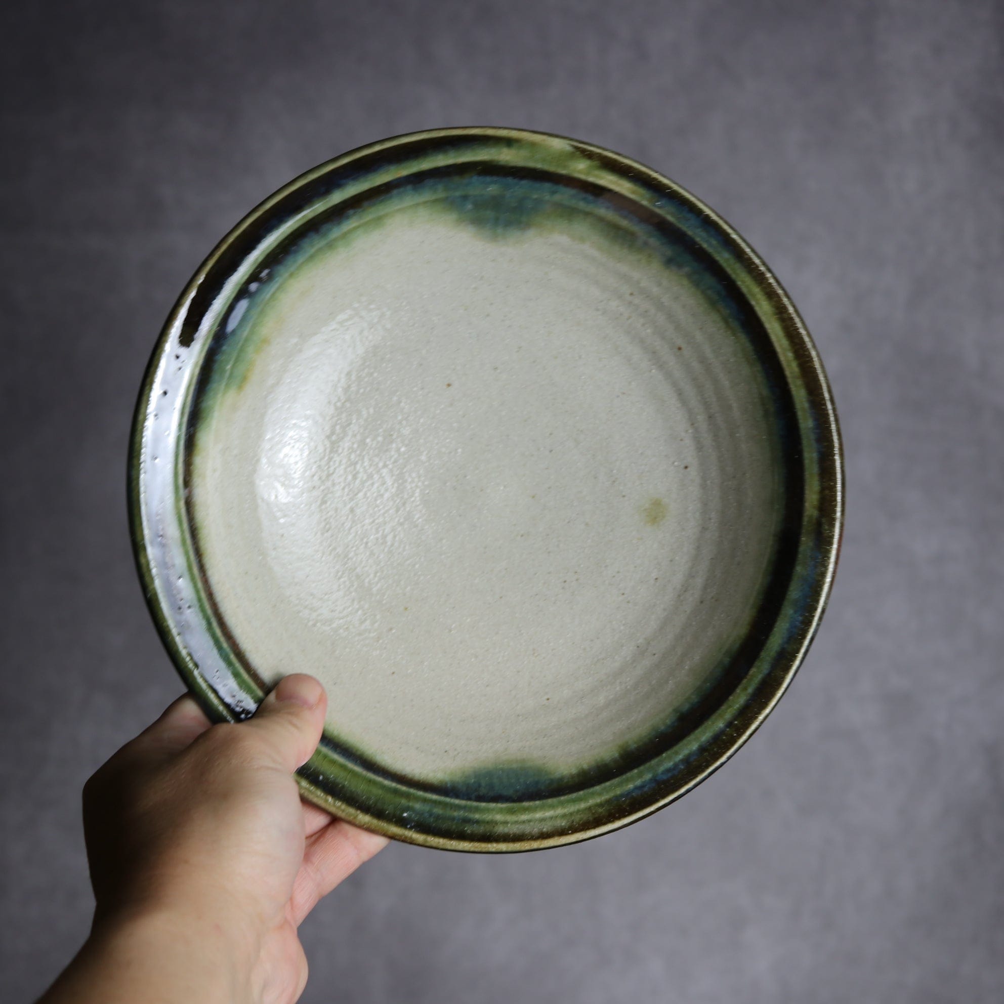 7寸皿2 緑釉 指描 やちむん 陶器 榮一工房