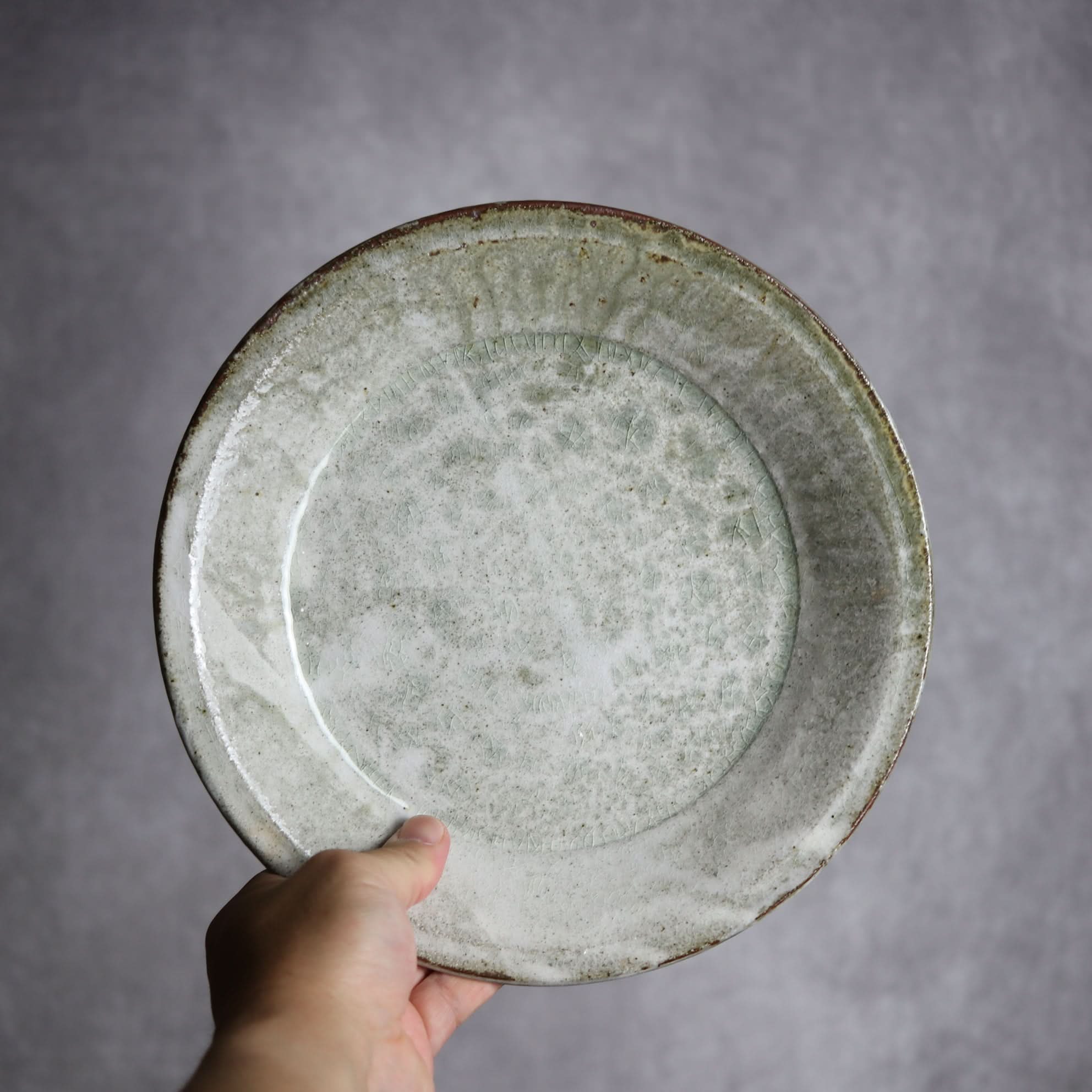 8寸リム平皿2 白 やちむん 陶器 森製陶所｜森製陶所｜やちむん 陶器
