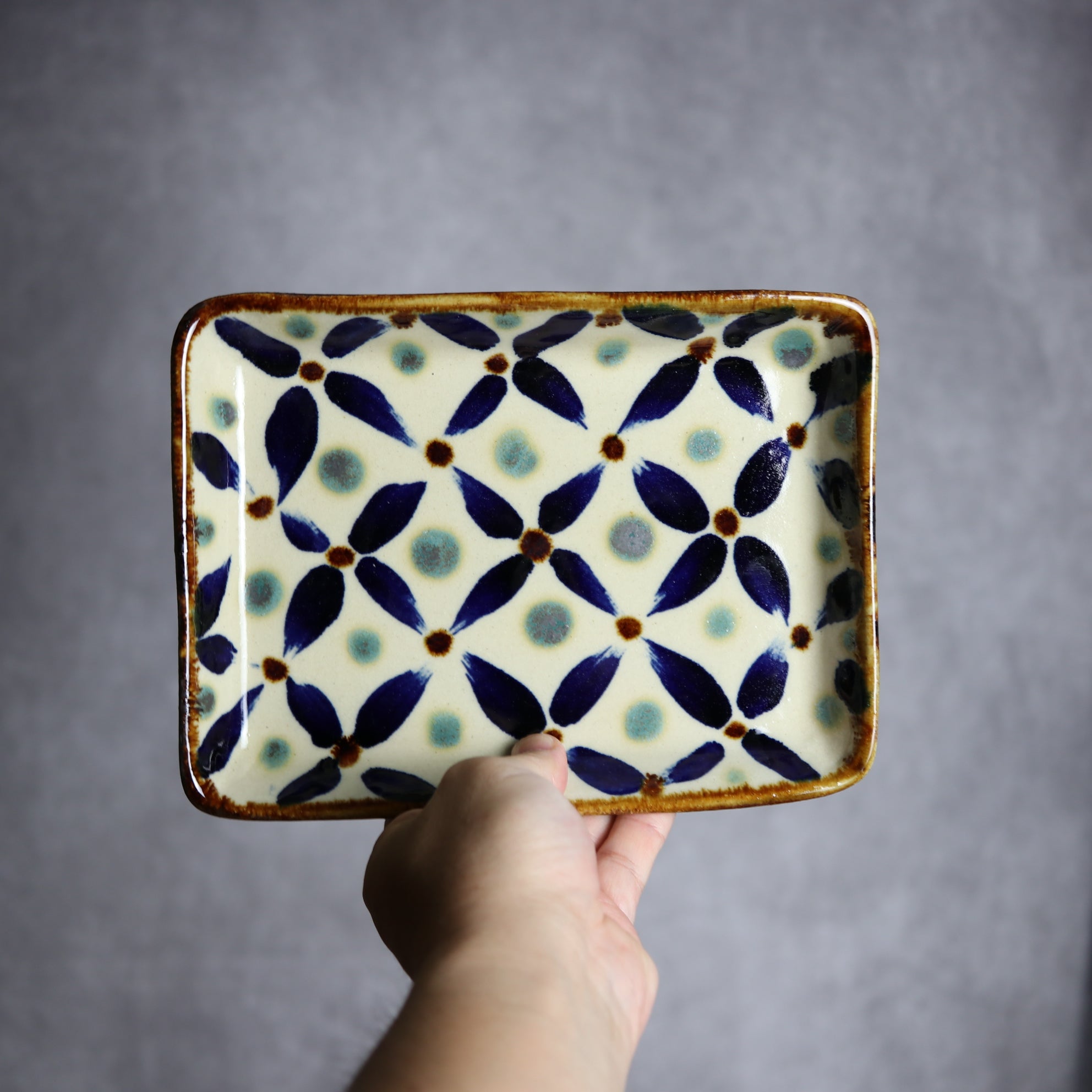 角皿1 網花紋 やちむん 陶器 エドメ陶房