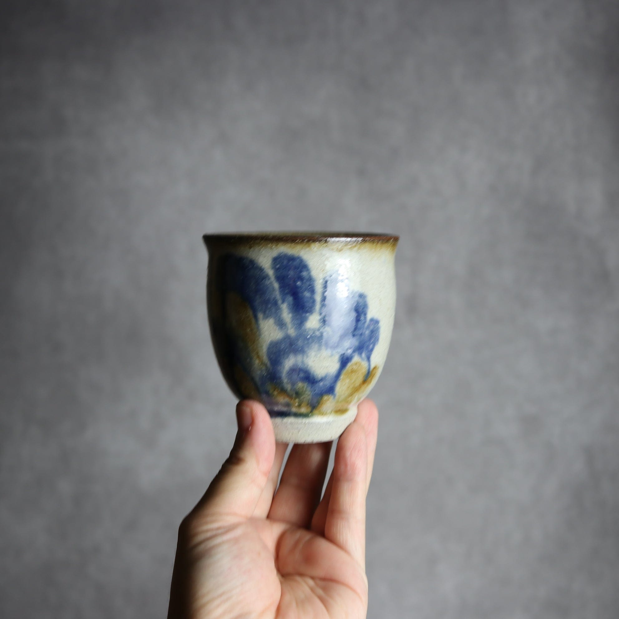 湯呑1 飴 呉須釉 唐草 やちむん 陶器 榮一工房