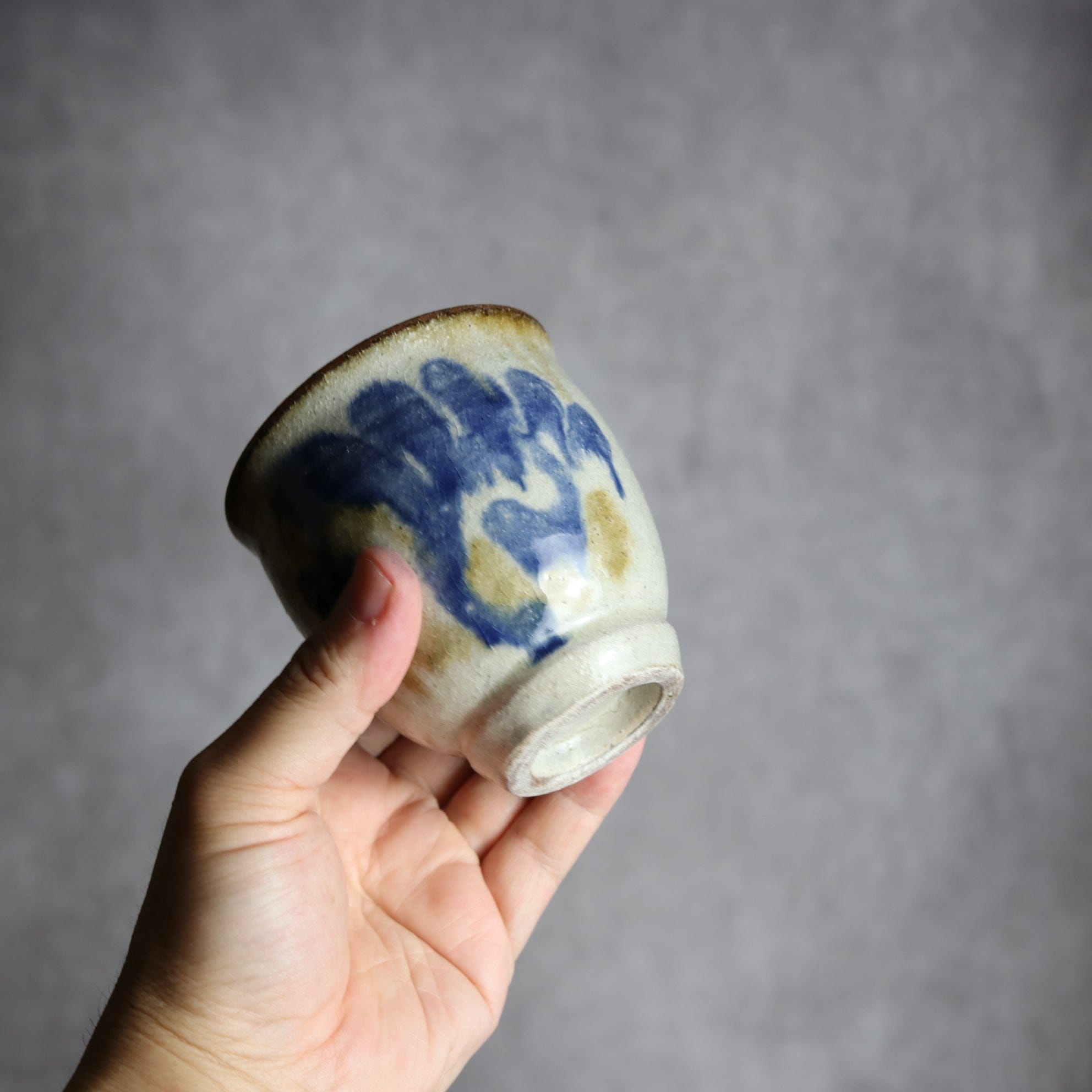 湯呑1 飴 呉須釉 唐草 やちむん 陶器 榮一工房