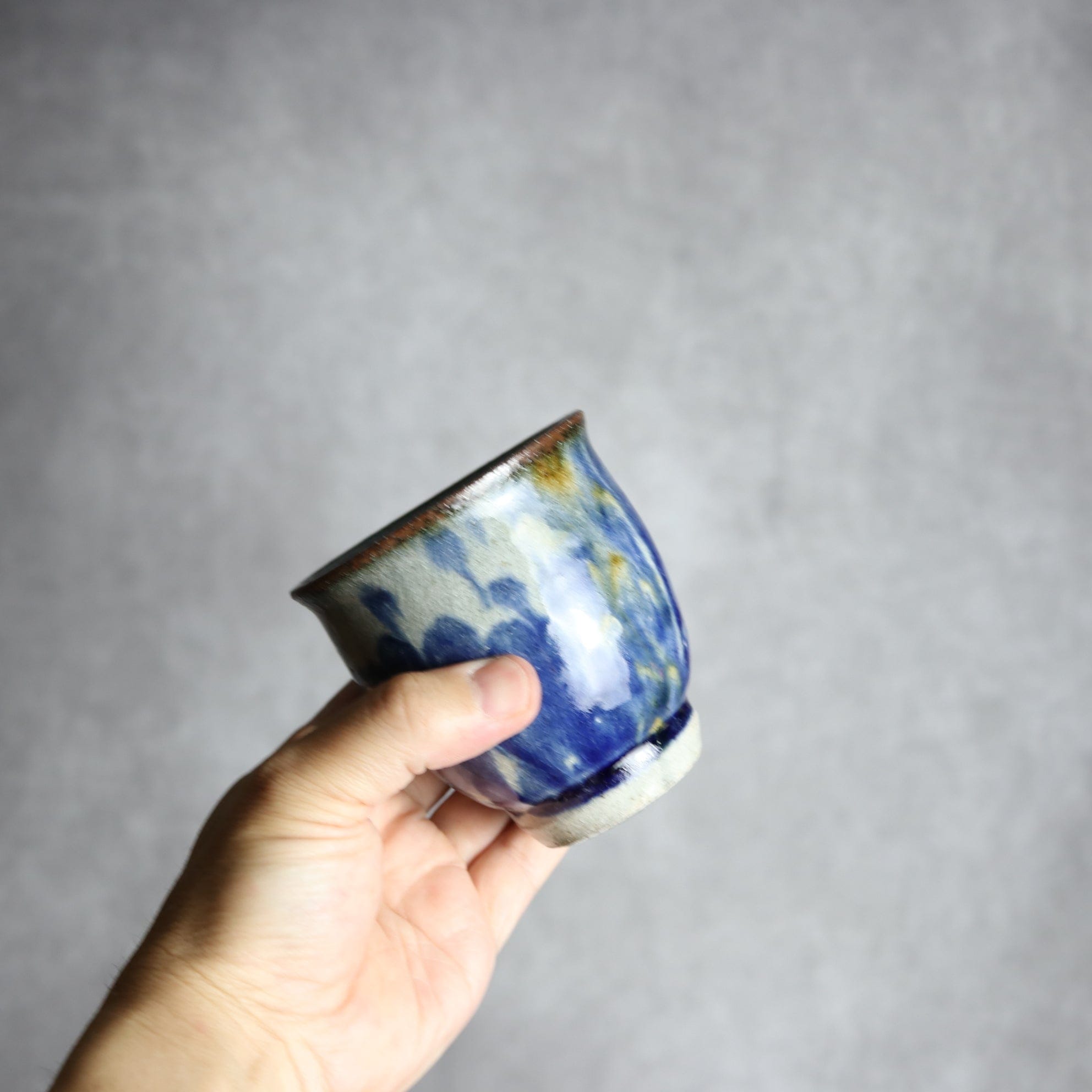 湯呑2 飴 呉須釉 唐草 格子点打 やちむん 陶器 榮一工房