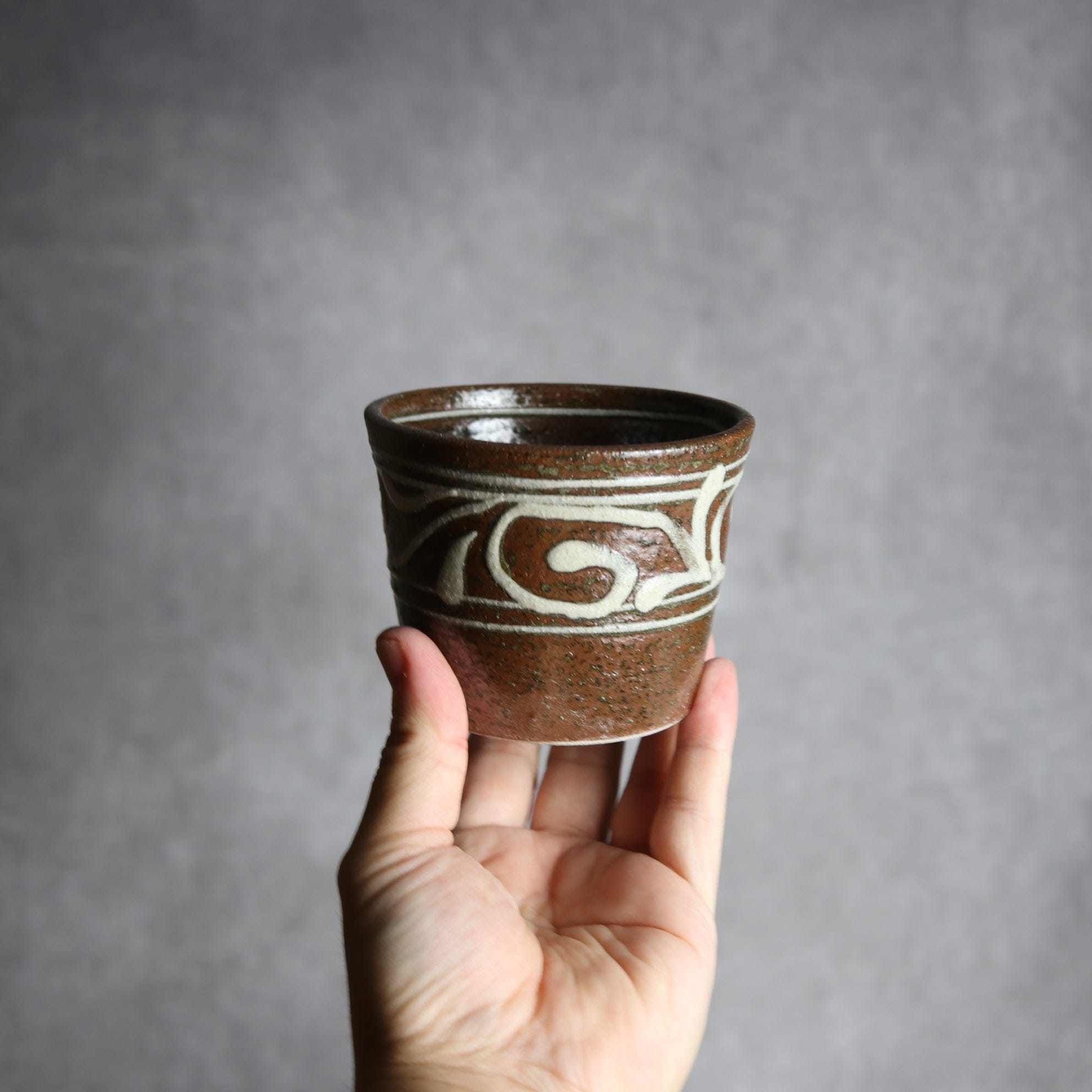 そば猪口1 イッチン 唐草 やちむん 陶器 榮一工房