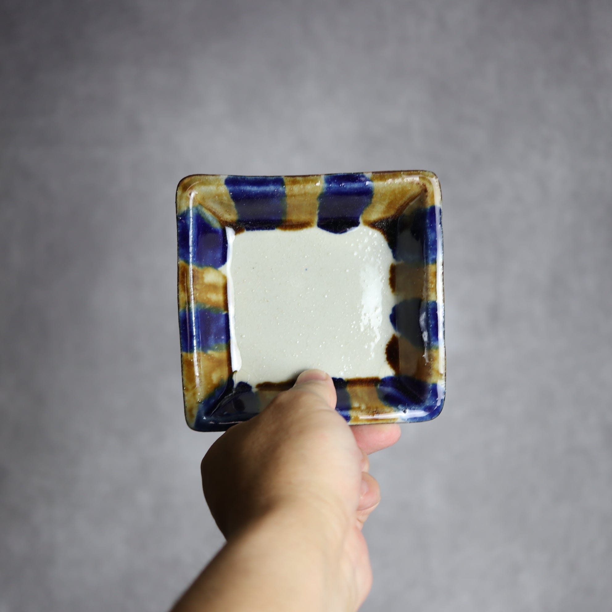 角皿1 飴 呉須釉 やちむん 陶器 漂窯 陶器.