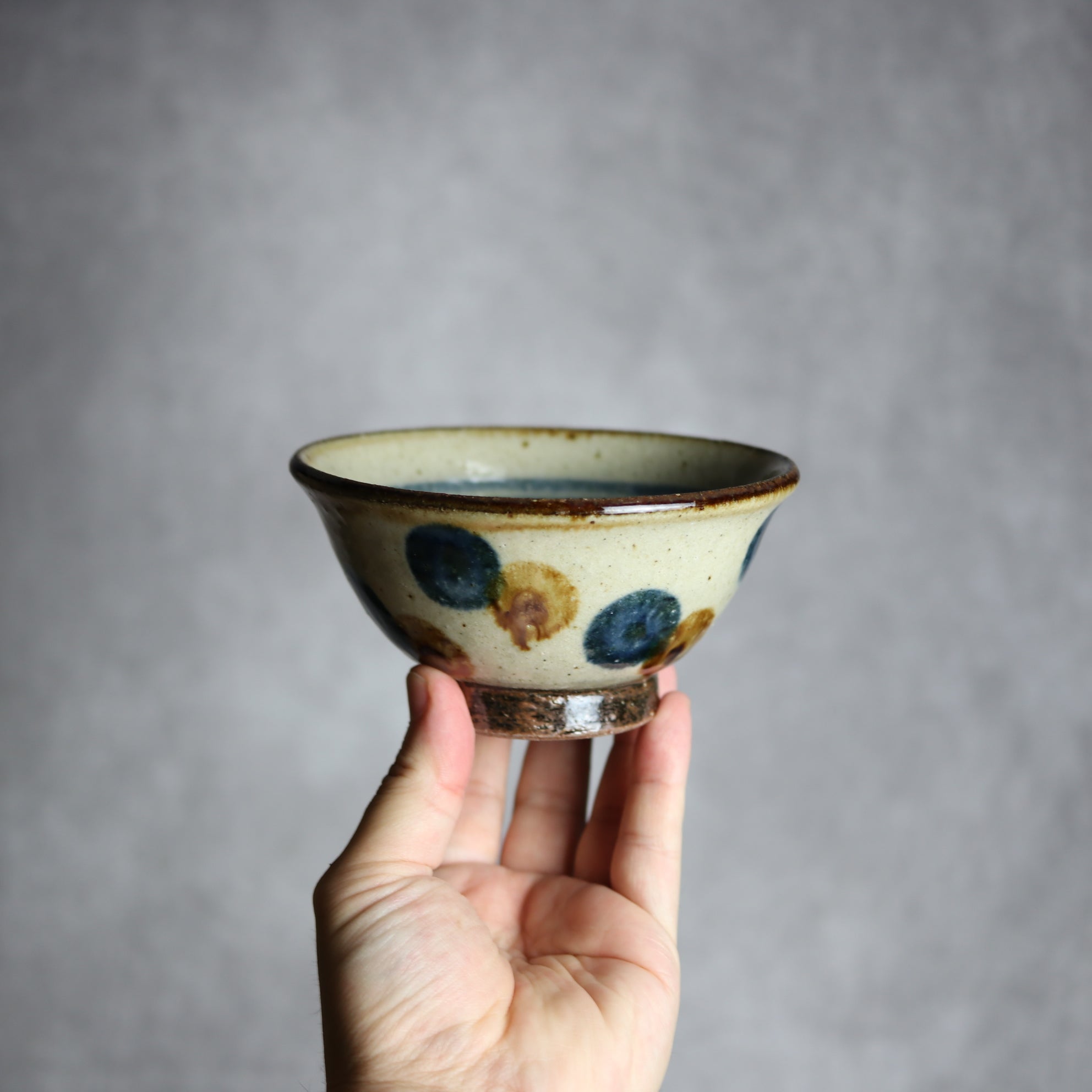 4寸マカイ 紺 茶ドット やちむん 陶器 陶芸こまがた