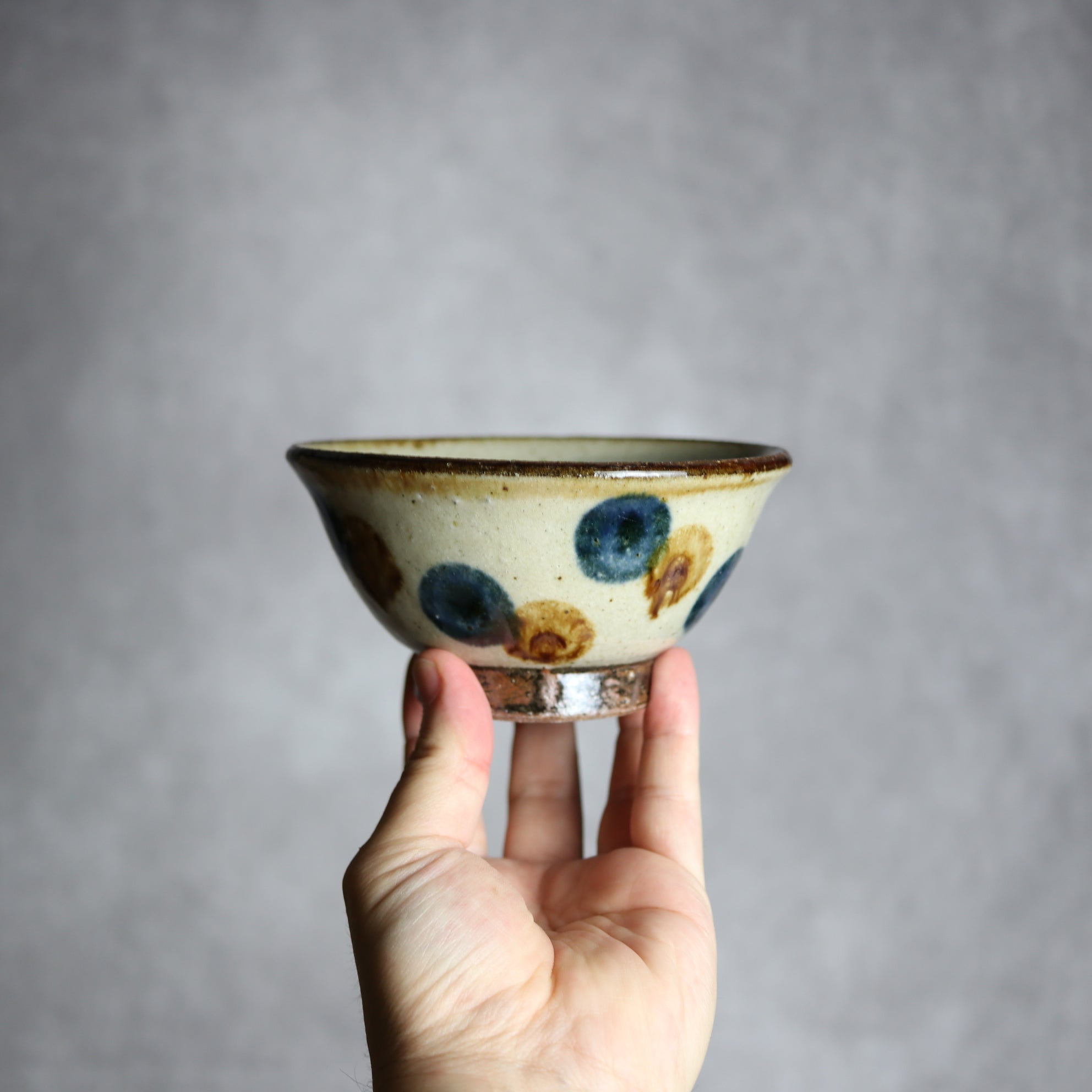 4寸マカイ 紺 茶ドット やちむん 陶器 陶芸こまがた