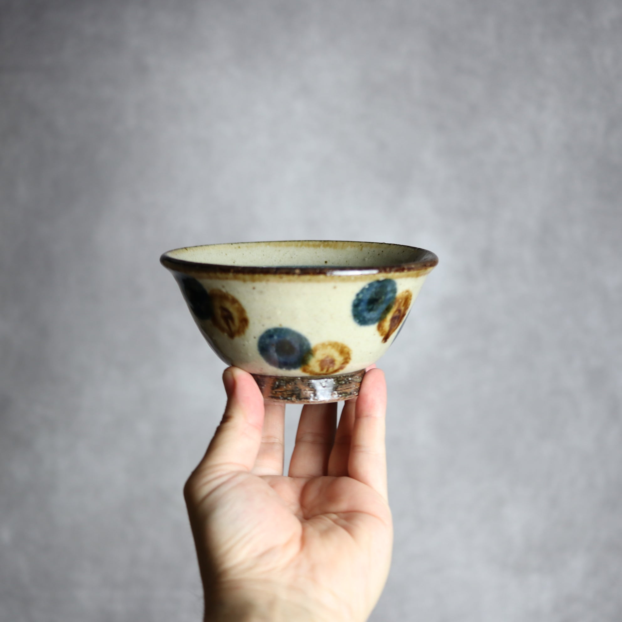 4寸マカイ 紺 茶ドット やちむん 陶器 陶芸こまがた