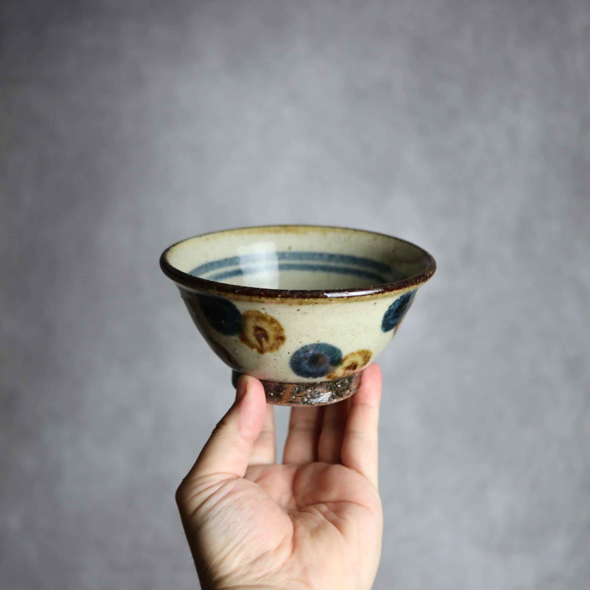 4寸マカイ 紺 茶ドット やちむん 陶器 陶芸こまがた