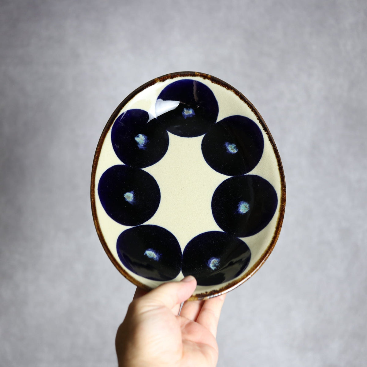 オーバル皿1 青丸紋 やちむん 陶器 エドメ陶房 やちむん 陶器.