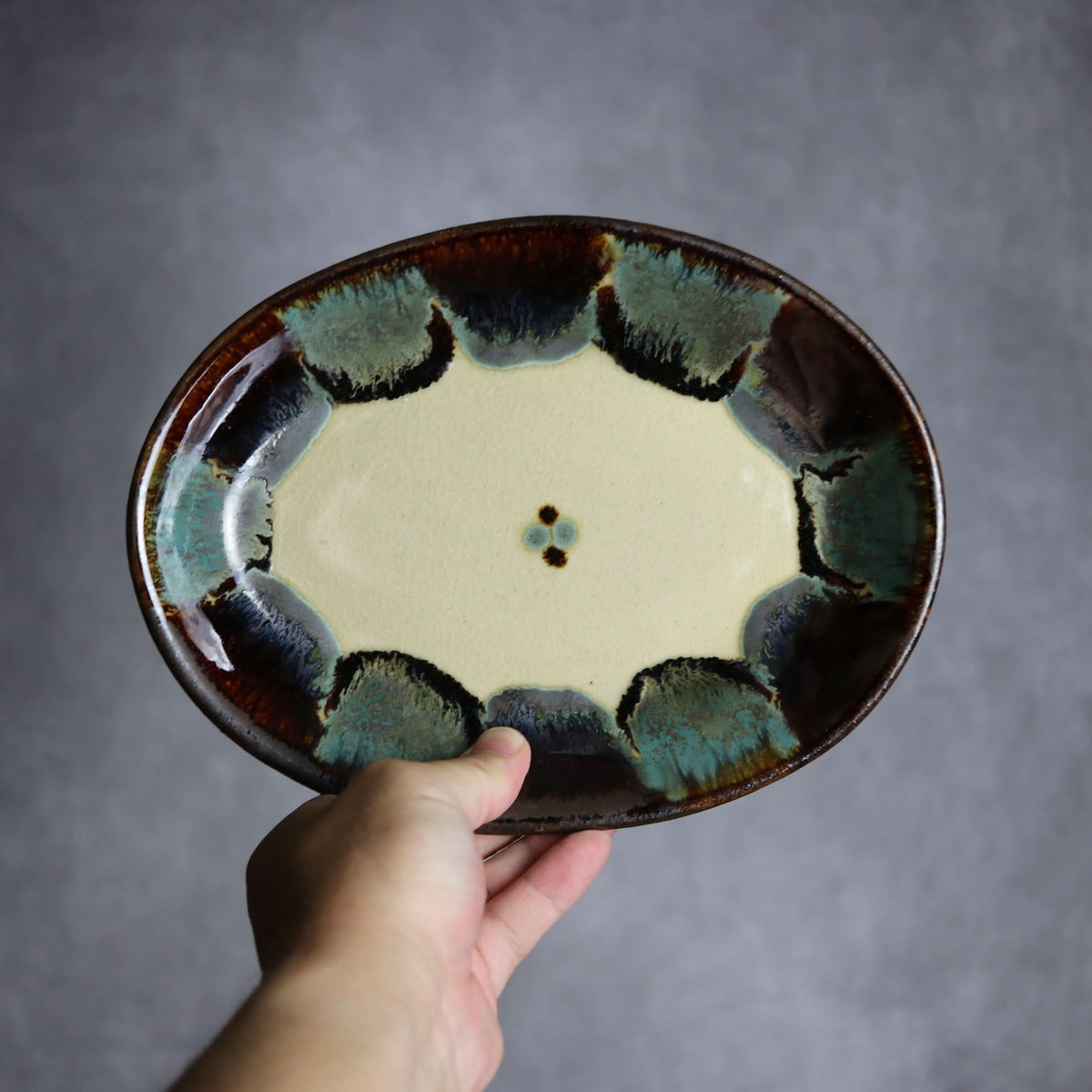 オーバル皿1 三彩紋 やちむん 陶器 エドメ陶房 やちむん 陶器.