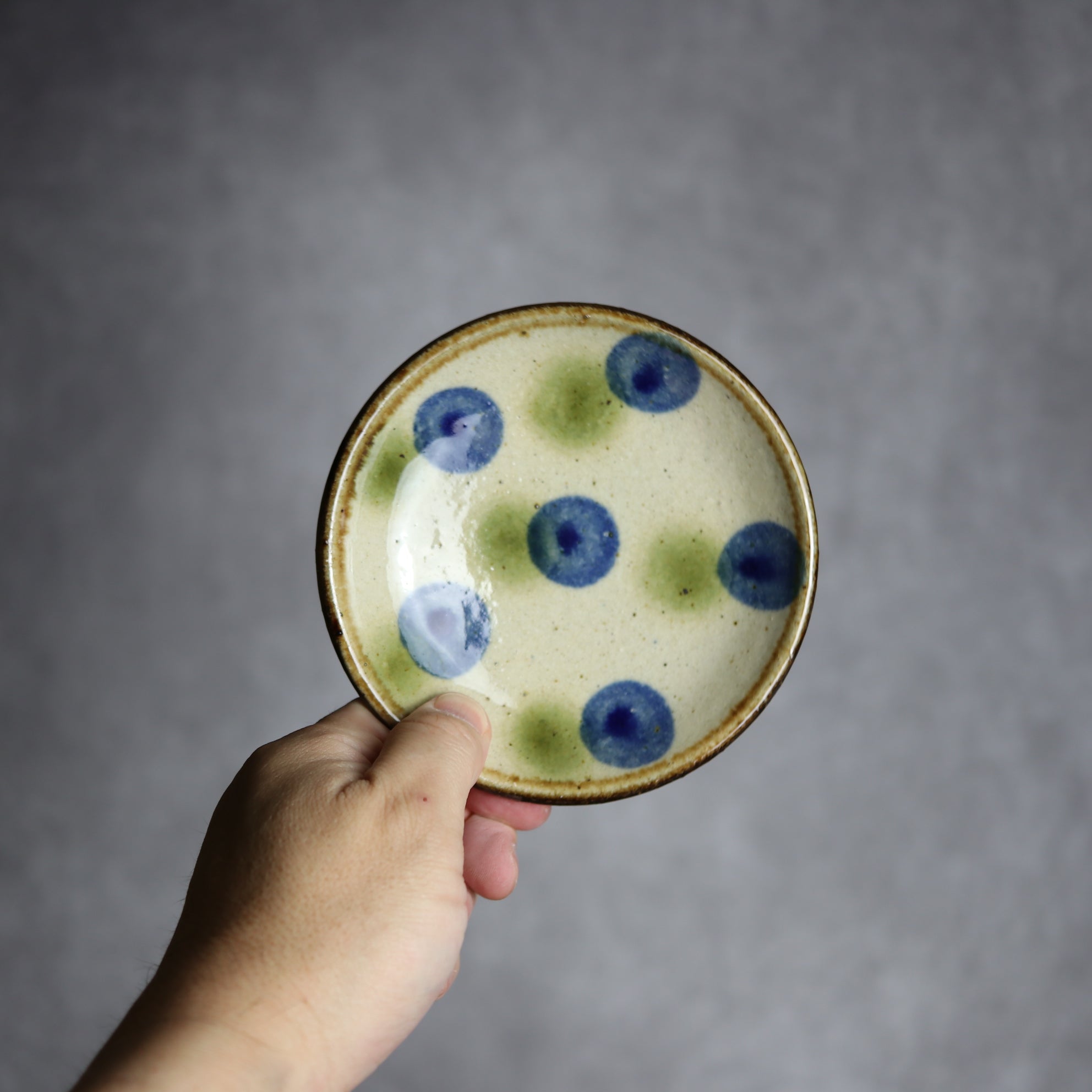 4寸皿 青 緑 ドット やちむん 陶器 陶芸こまがた