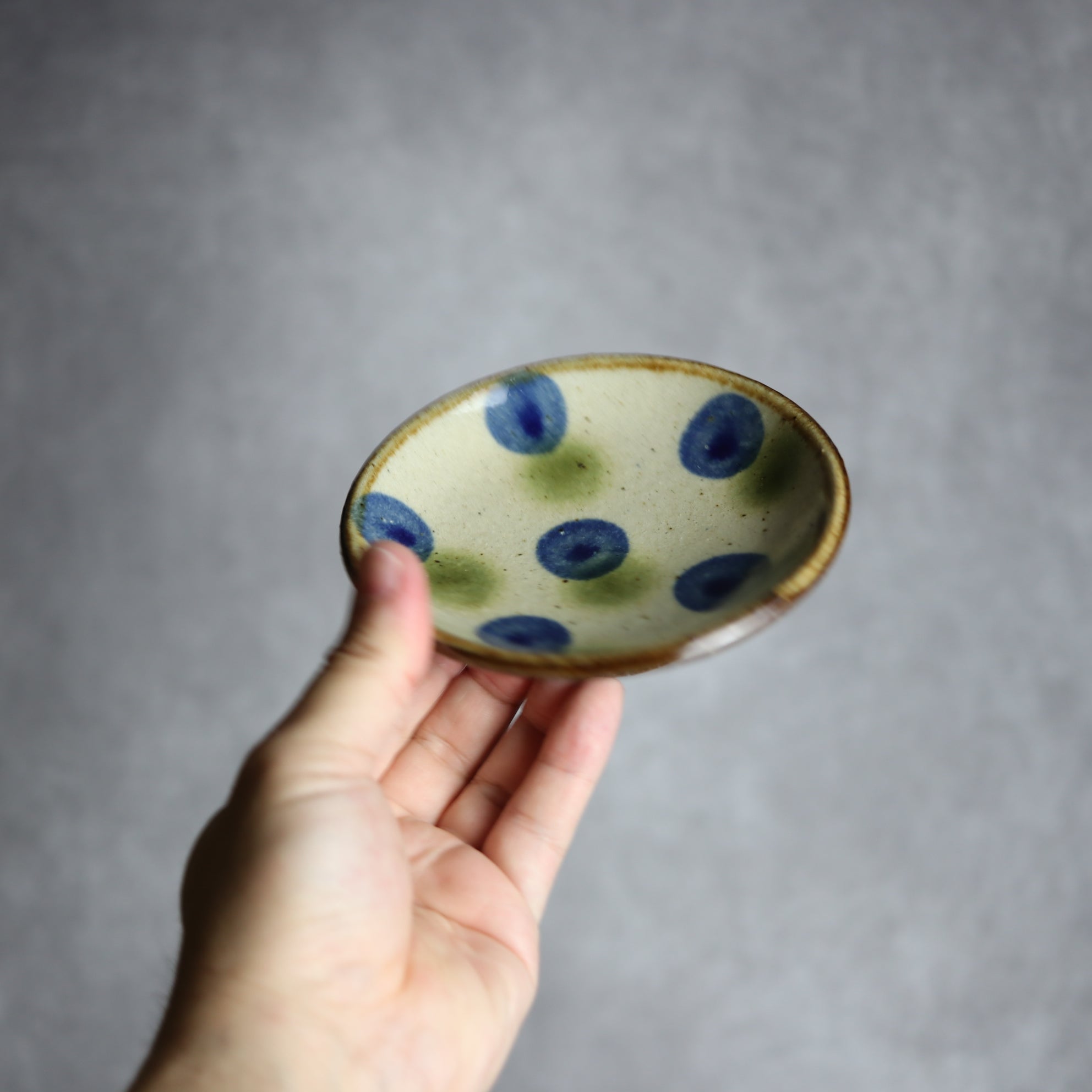 4寸皿 青 緑 ドット やちむん 陶器 陶芸こまがた