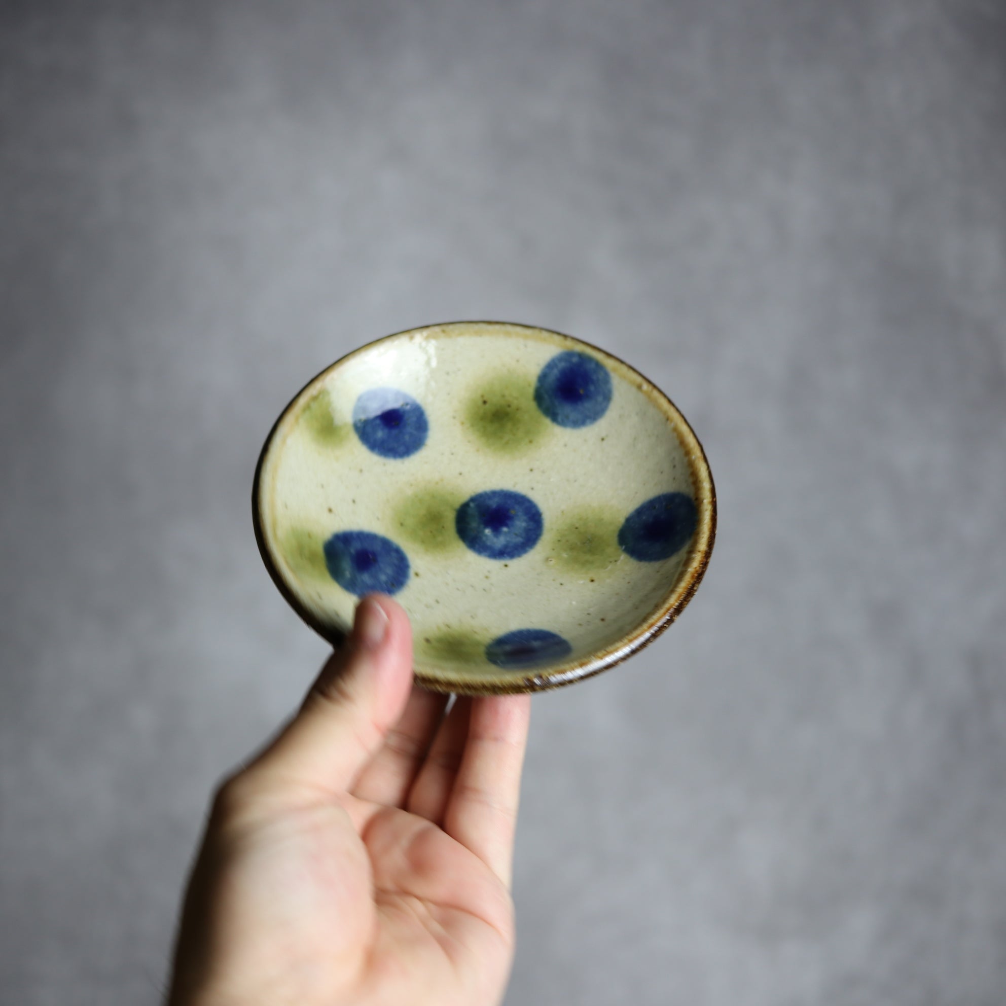 4寸皿 青 緑 ドット やちむん 陶器 陶芸こまがた