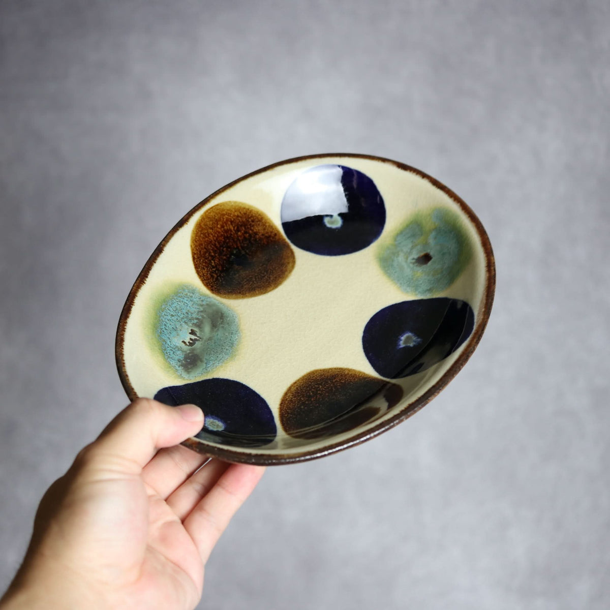 オーバル皿1 三彩丸紋 やちむん 陶器 エドメ陶房 やちむん 陶器.