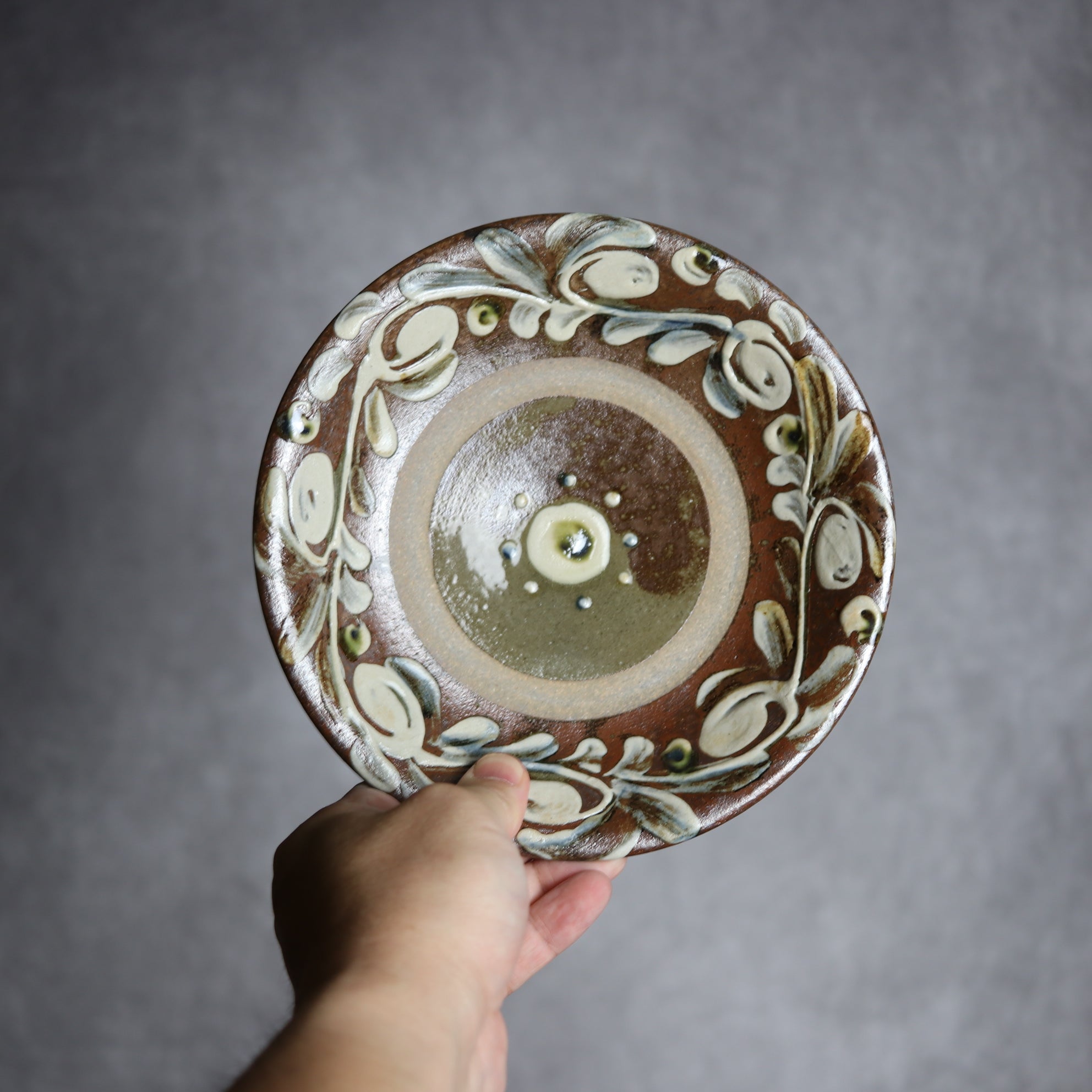 6寸皿1 イッチン 唐草 やちむん 陶器 茂生窯