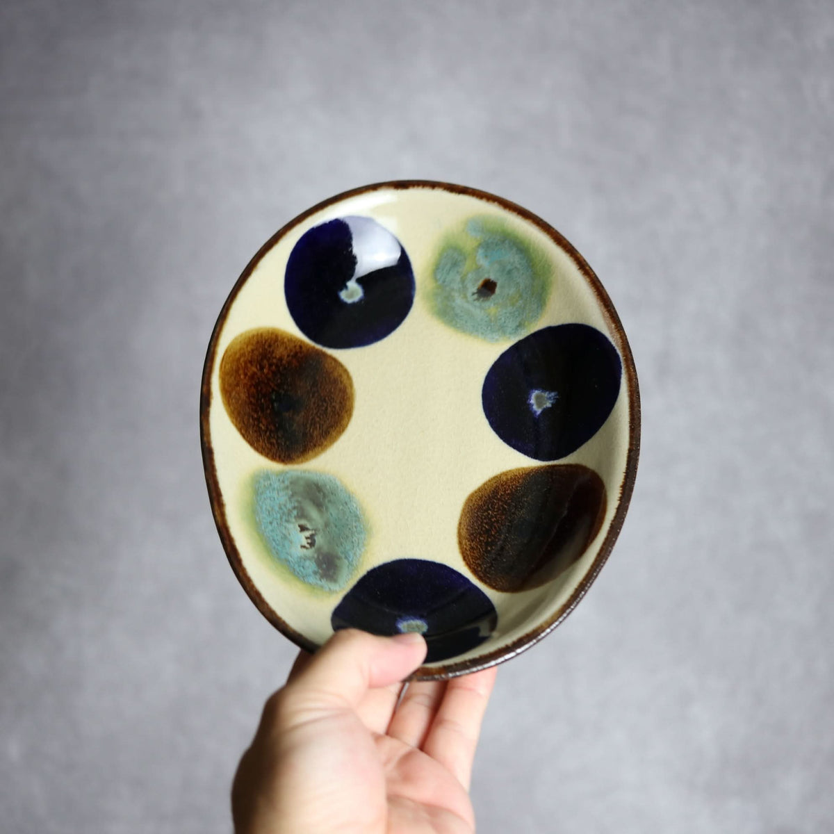 オーバル皿1 三彩丸紋 やちむん 陶器 エドメ陶房 やちむん 陶器.